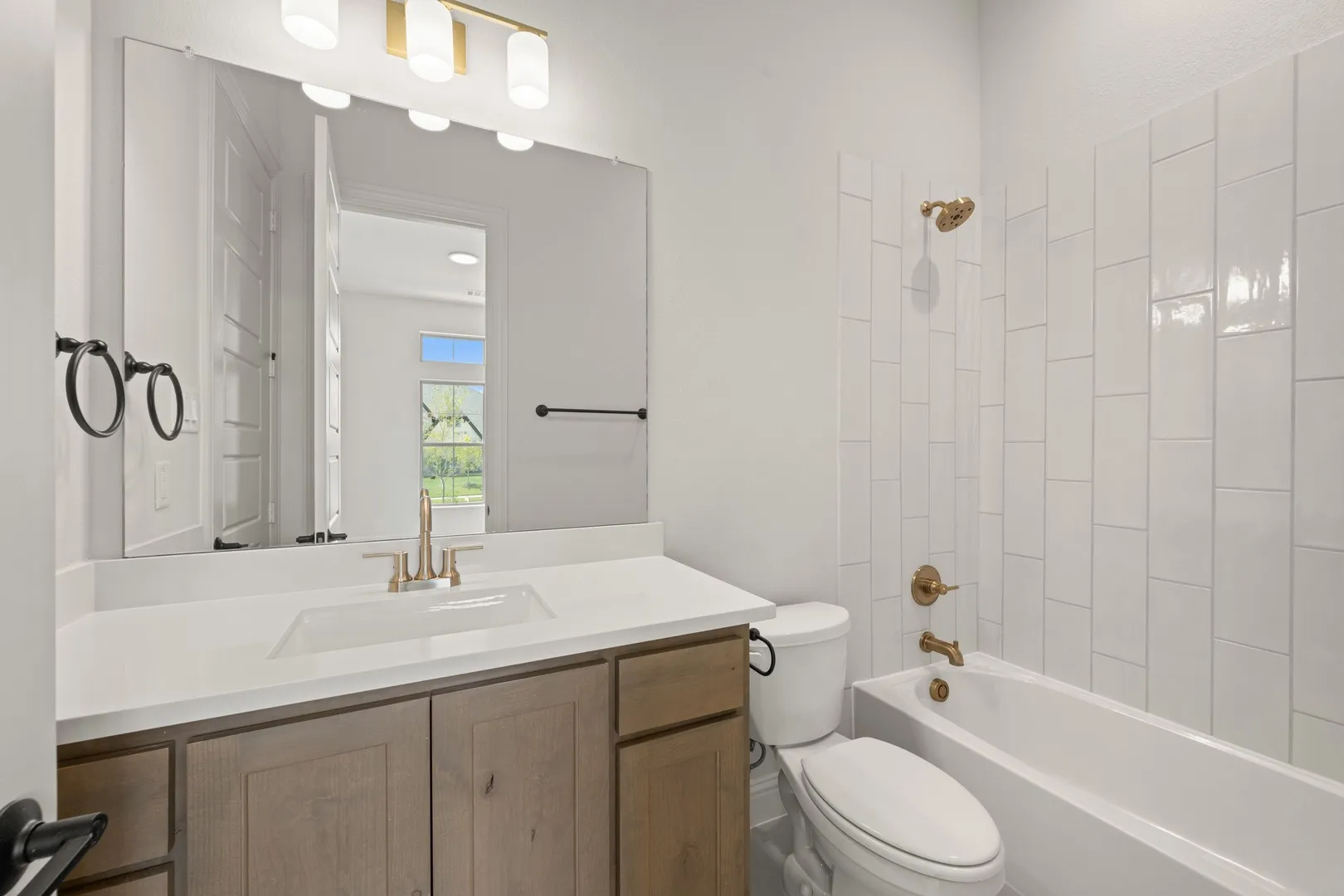 5217 Rowlan- Bathroom-2