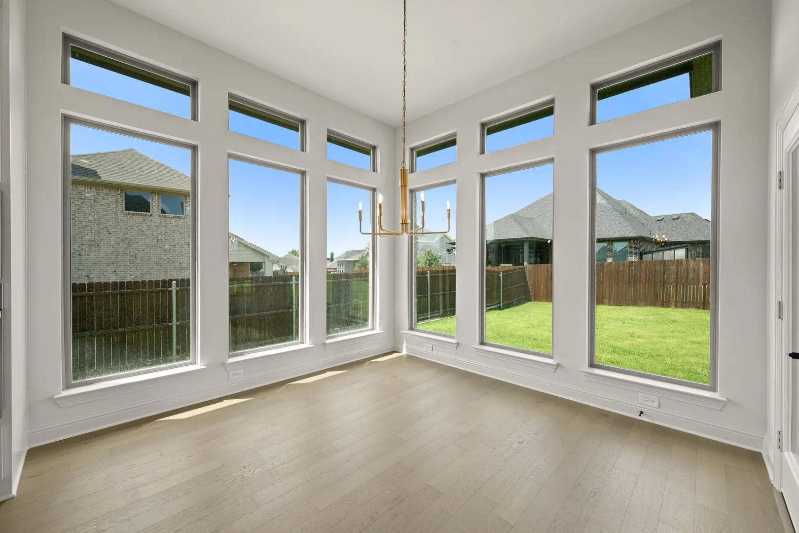 5217 Rowlan- Dining-2