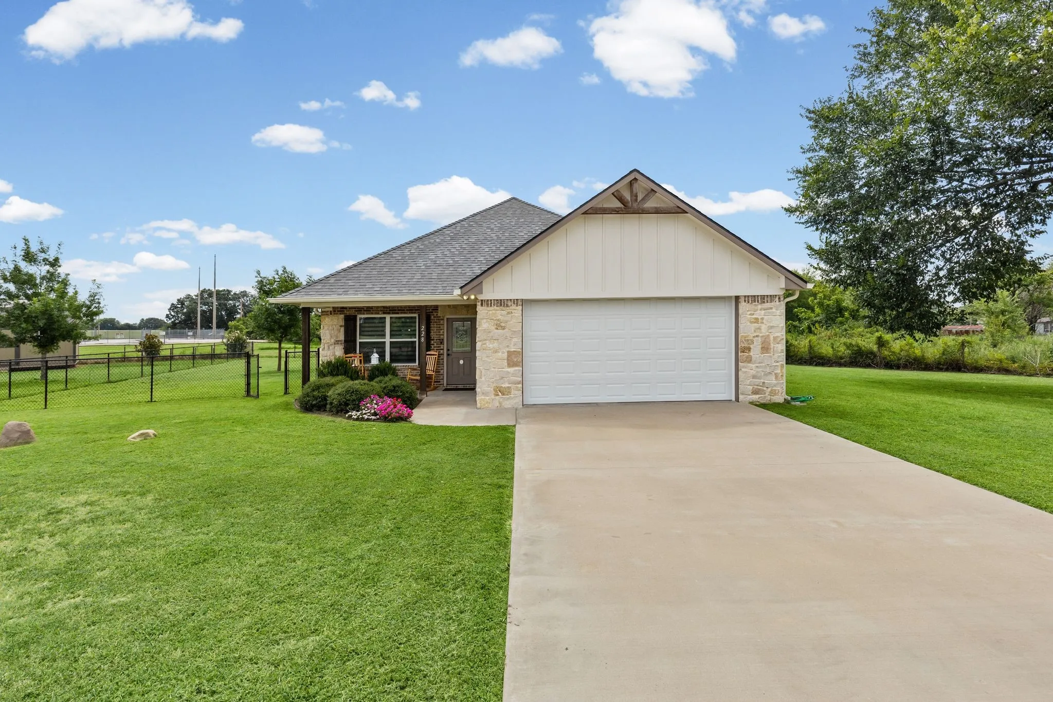 Single Family Residence For Sale in Rains County , 228 Mill Street, Emory, Texas 75440, 3 Bedroom, 2 Bathroom, 2 Garage spaces, 1,363 Sqft, built in 2021, mls#21344500, Real Estate Agent in Emory, Homes For Sale in Rains county, Homes For Sale in Emory, Realtor in Emory Texas, Real Estate Brokerage Independent Realty Texas, Luminita Cordes Realtor