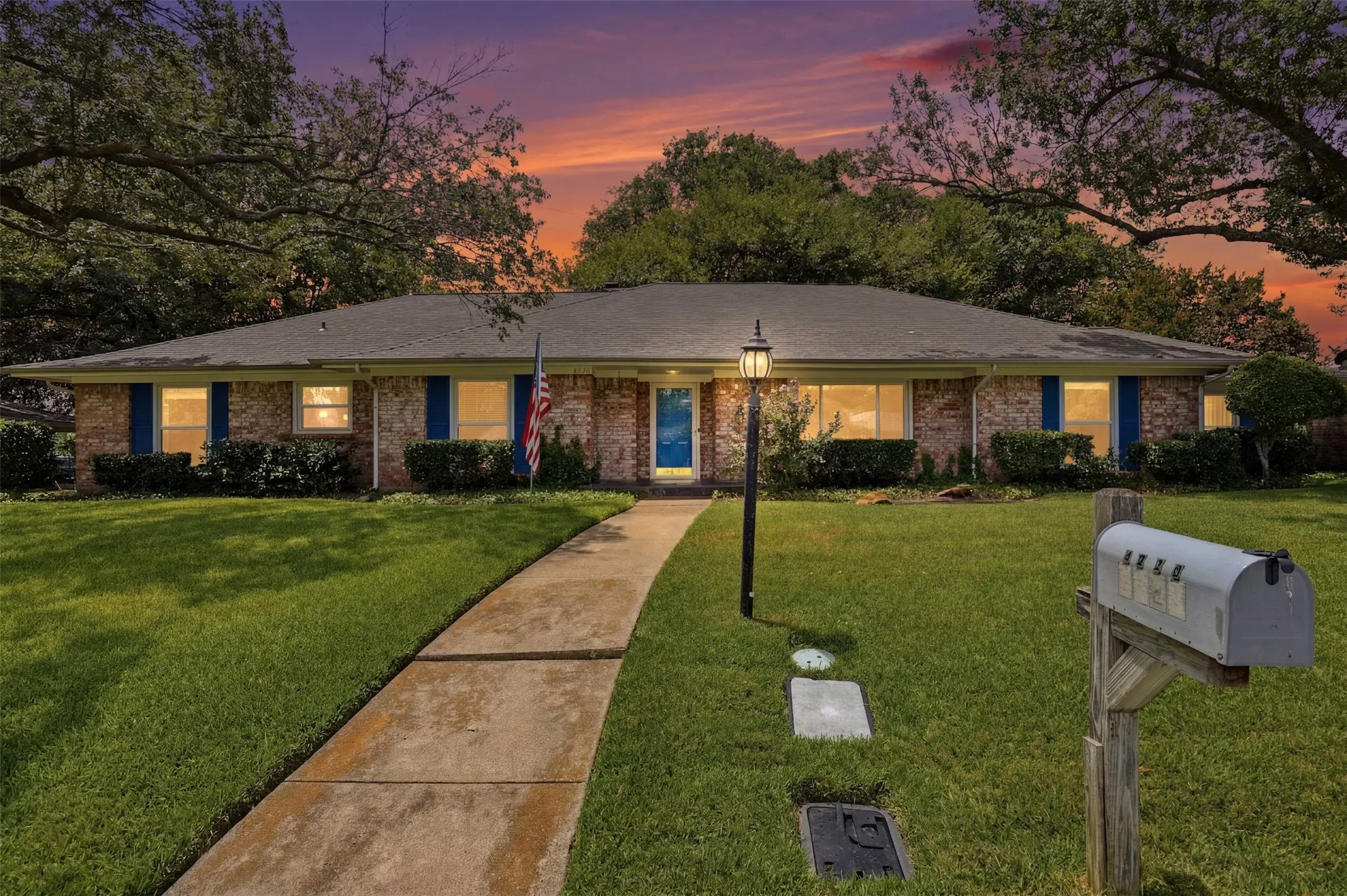 Single Family Residence For Sale in Tarrant County , 4328 Winding Way, Benbrook, Texas 76126, 4 Bedroom, 3 Bathroom, 2 Garage spaces, 2,615 Sqft, built in 1970, mls#21333032, Real Estate Agent in Benbrook, Homes For Sale in Tarrant county, Homes For Sale in Benbrook, Realtor in Benbrook Texas, Real Estate Brokerage Independent Realty Texas, Luminita Cordes Realtor