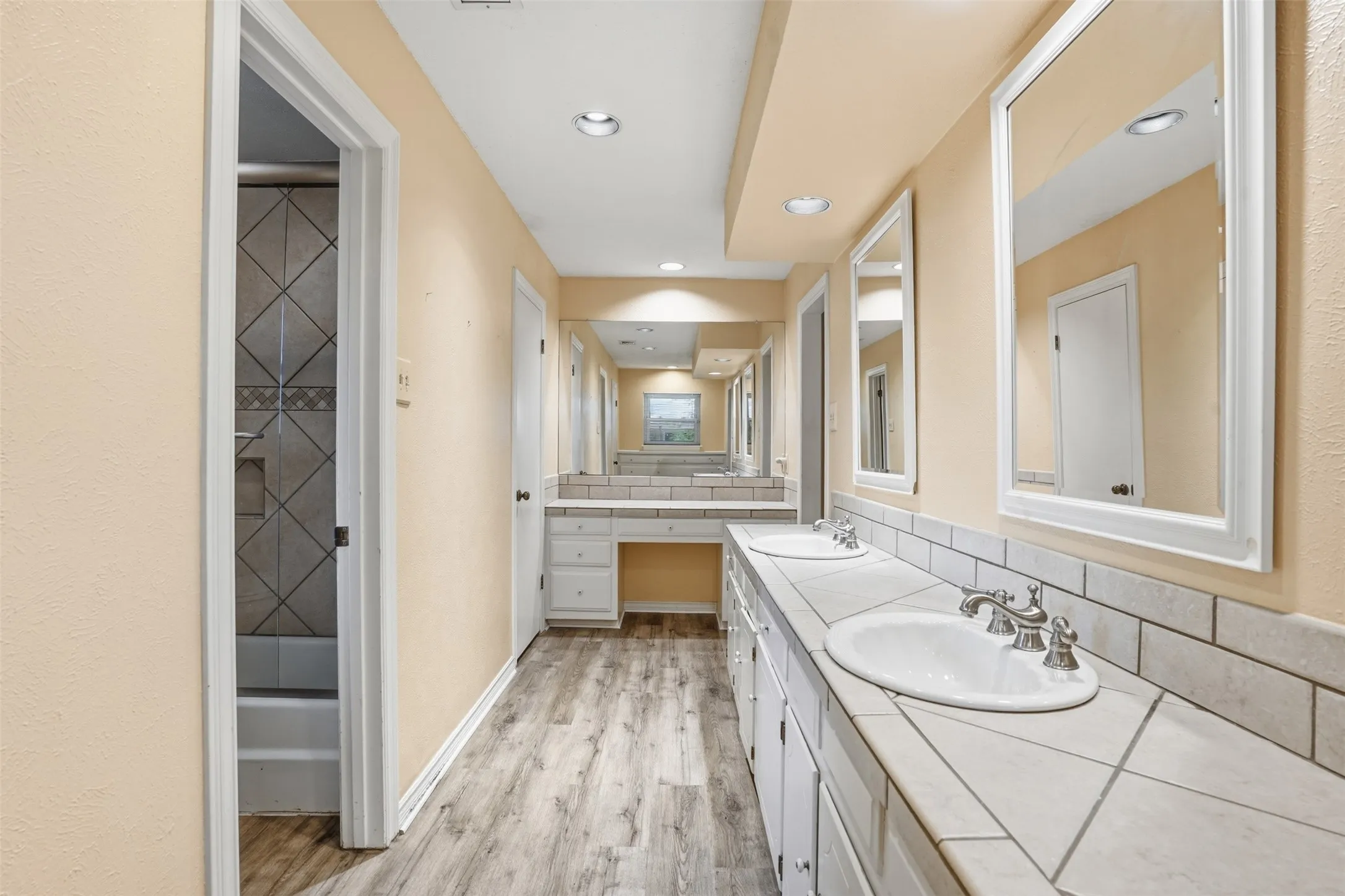 Single Family Residence For Sale in Tarrant County , 4328 Winding Way, Benbrook, Texas 76126, 4 Bedroom, 3 Bathroom, 2 Garage spaces, 2,615 Sqft, built in 1970, mls#21333032, Real Estate Agent in Benbrook, Homes For Sale in Tarrant county, Homes For Sale in Benbrook, Realtor in Benbrook Texas, Real Estate Brokerage Independent Realty Texas, Luminita Cordes Realtor