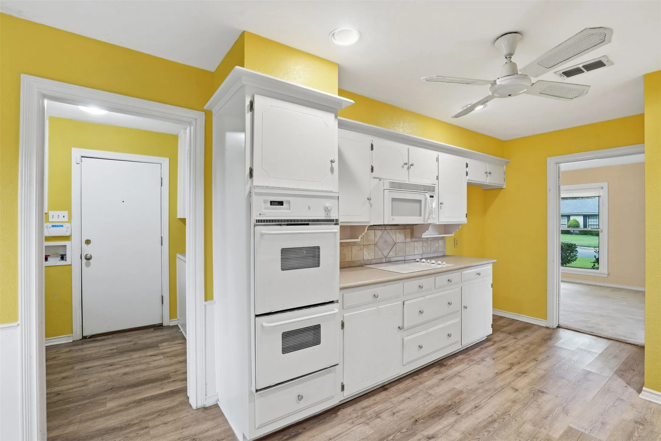 Single Family Residence For Sale in Tarrant County , 4328 Winding Way, Benbrook, Texas 76126, 4 Bedroom, 3 Bathroom, 2 Garage spaces, 2,615 Sqft, built in 1970, mls#21333032, Real Estate Agent in Benbrook, Homes For Sale in Tarrant county, Homes For Sale in Benbrook, Realtor in Benbrook Texas, Real Estate Brokerage Independent Realty Texas, Luminita Cordes Realtor