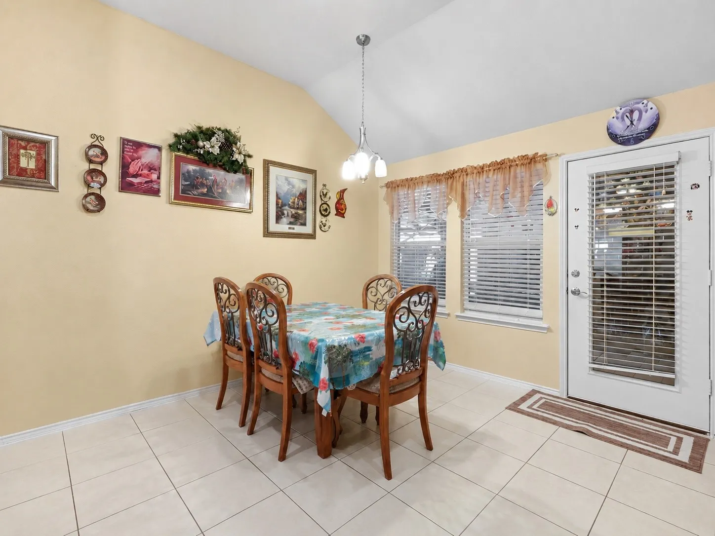 Single Family Residence For Sale in Dallas County , 3809 S Peachtree Road, Balch Springs, Texas 75180, 3 Bedrooms, 2 Bathrooms, 2 Garage spaces, 1,783 Sqft, built in 2003, Price $345,000, mls#21344739, Real Estate Agent in Balch Springs, Homes For Sale in Dallas county, Homes For Sale in Balch Springs, Realtor in Balch Springs Texas, Real Estate Brokerage Independent Realty Texas, Luminita Cordes Realtor