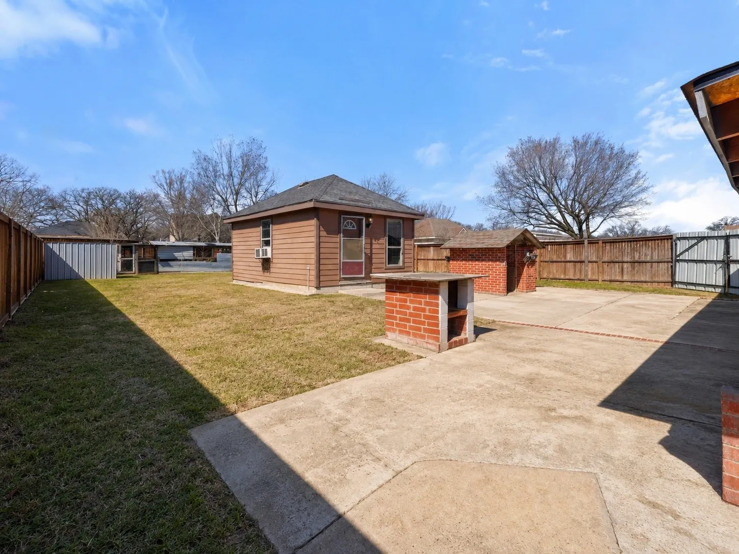 Single Family Residence For Sale in Dallas County , 3809 S Peachtree Road, Balch Springs, Texas 75180, 3 Bedrooms, 2 Bathrooms, 2 Garage spaces, 1,783 Sqft, built in 2003, Price $345,000, mls#21344739, Real Estate Agent in Balch Springs, Homes For Sale in Dallas county, Homes For Sale in Balch Springs, Realtor in Balch Springs Texas, Real Estate Brokerage Independent Realty Texas, Luminita Cordes Realtor
