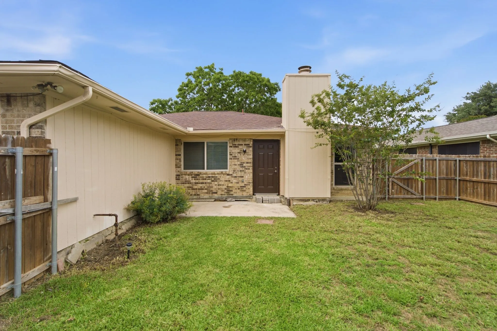 Single Family Residence For Rent in Denton County , 1830 Tiburon Bend, Lewisville, Texas 75067, 3 Bedroom, 2 Bathroom, 2 Garage spaces, 1,670 Sqft, built in 1983, mls#21344742, Real Estate Agent in Lewisville, Homes For Rent in Denton county, Homes For Rent in Lewisville, Realtor in Lewisville Texas, Real Estate Brokerage Independent Realty Texas, Luminita Cordes Realtor