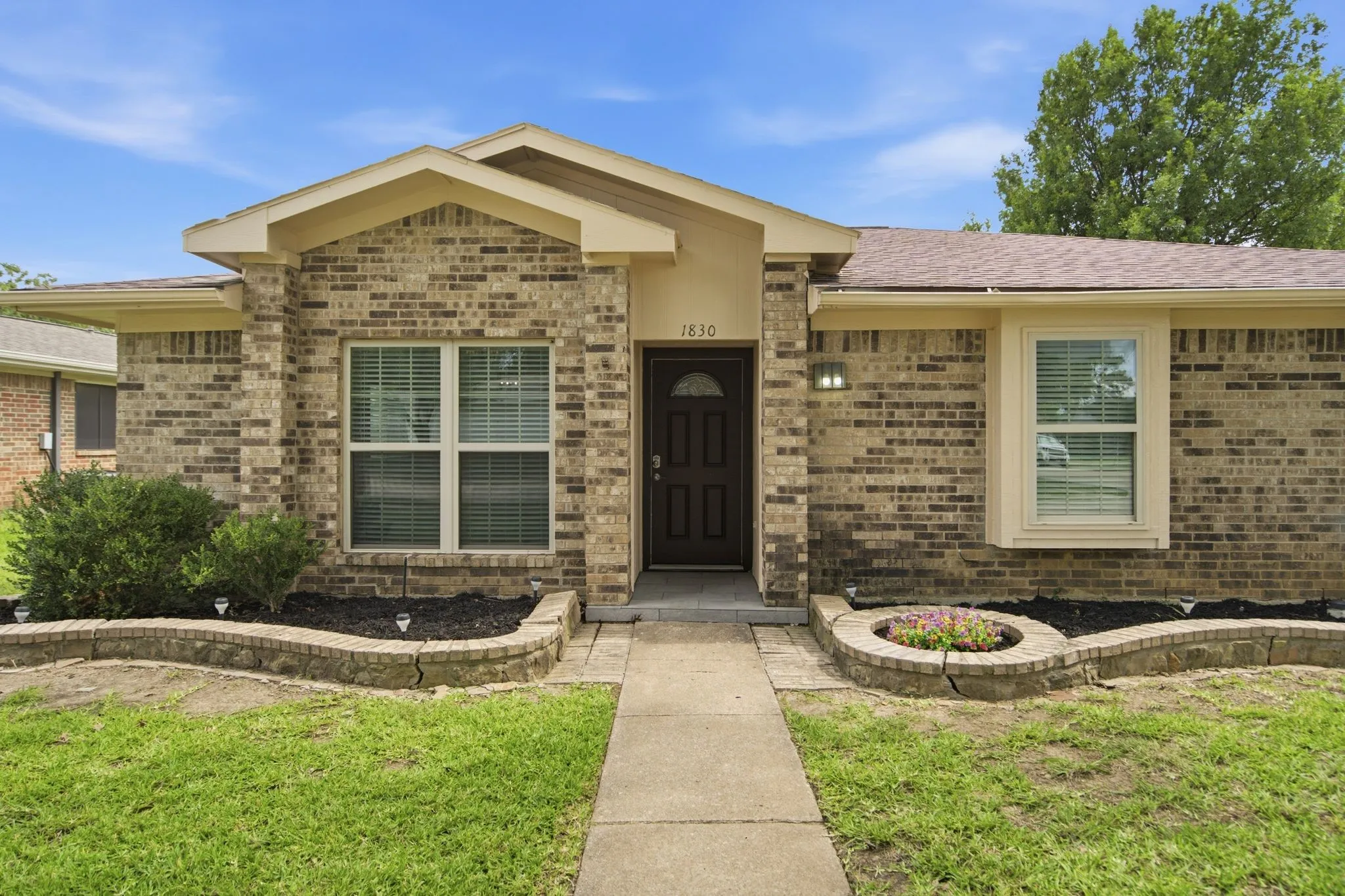 Single Family Residence For Rent in Denton County , 1830 Tiburon Bend, Lewisville, Texas 75067, 3 Bedroom, 2 Bathroom, 2 Garage spaces, 1,670 Sqft, built in 1983, mls#21344742, Real Estate Agent in Lewisville, Homes For Rent in Denton county, Homes For Rent in Lewisville, Realtor in Lewisville Texas, Real Estate Brokerage Independent Realty Texas, Luminita Cordes Realtor