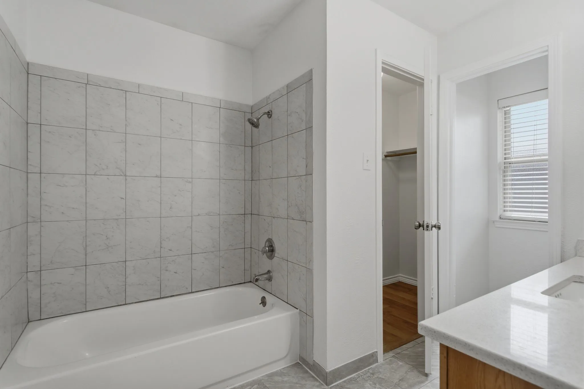 Single Family Residence For Rent in Denton County , 1830 Tiburon Bend, Lewisville, Texas 75067, 3 Bedroom, 2 Bathroom, 2 Garage spaces, 1,670 Sqft, built in 1983, mls#21344742, Real Estate Agent in Lewisville, Homes For Rent in Denton county, Homes For Rent in Lewisville, Realtor in Lewisville Texas, Real Estate Brokerage Independent Realty Texas, Luminita Cordes Realtor