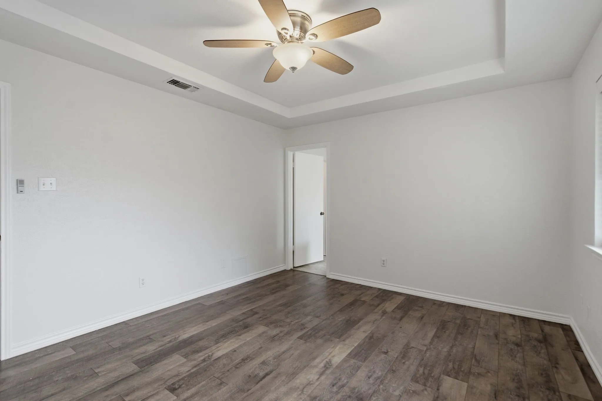 Single Family Residence For Rent in Denton County , 1830 Tiburon Bend, Lewisville, Texas 75067, 3 Bedroom, 2 Bathroom, 2 Garage spaces, 1,670 Sqft, built in 1983, mls#21344742, Real Estate Agent in Lewisville, Homes For Rent in Denton county, Homes For Rent in Lewisville, Realtor in Lewisville Texas, Real Estate Brokerage Independent Realty Texas, Luminita Cordes Realtor