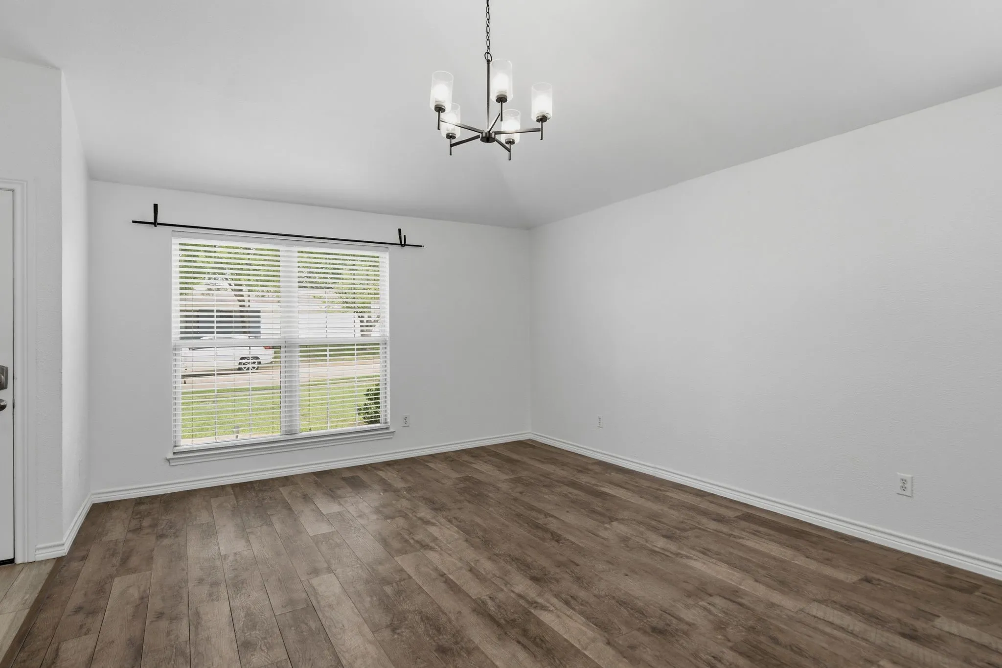 Single Family Residence For Rent in Denton County , 1830 Tiburon Bend, Lewisville, Texas 75067, 3 Bedroom, 2 Bathroom, 2 Garage spaces, 1,670 Sqft, built in 1983, mls#21344742, Real Estate Agent in Lewisville, Homes For Rent in Denton county, Homes For Rent in Lewisville, Realtor in Lewisville Texas, Real Estate Brokerage Independent Realty Texas, Luminita Cordes Realtor