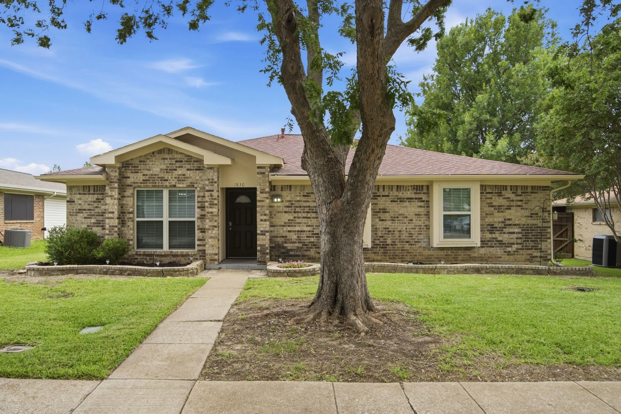 Single Family Residence For Rent in Denton County , 1830 Tiburon Bend, Lewisville, Texas 75067, 3 Bedroom, 2 Bathroom, 2 Garage spaces, 1,670 Sqft, built in 1983, mls#21344742, Real Estate Agent in Lewisville, Homes For Rent in Denton county, Homes For Rent in Lewisville, Realtor in Lewisville Texas, Real Estate Brokerage Independent Realty Texas, Luminita Cordes Realtor