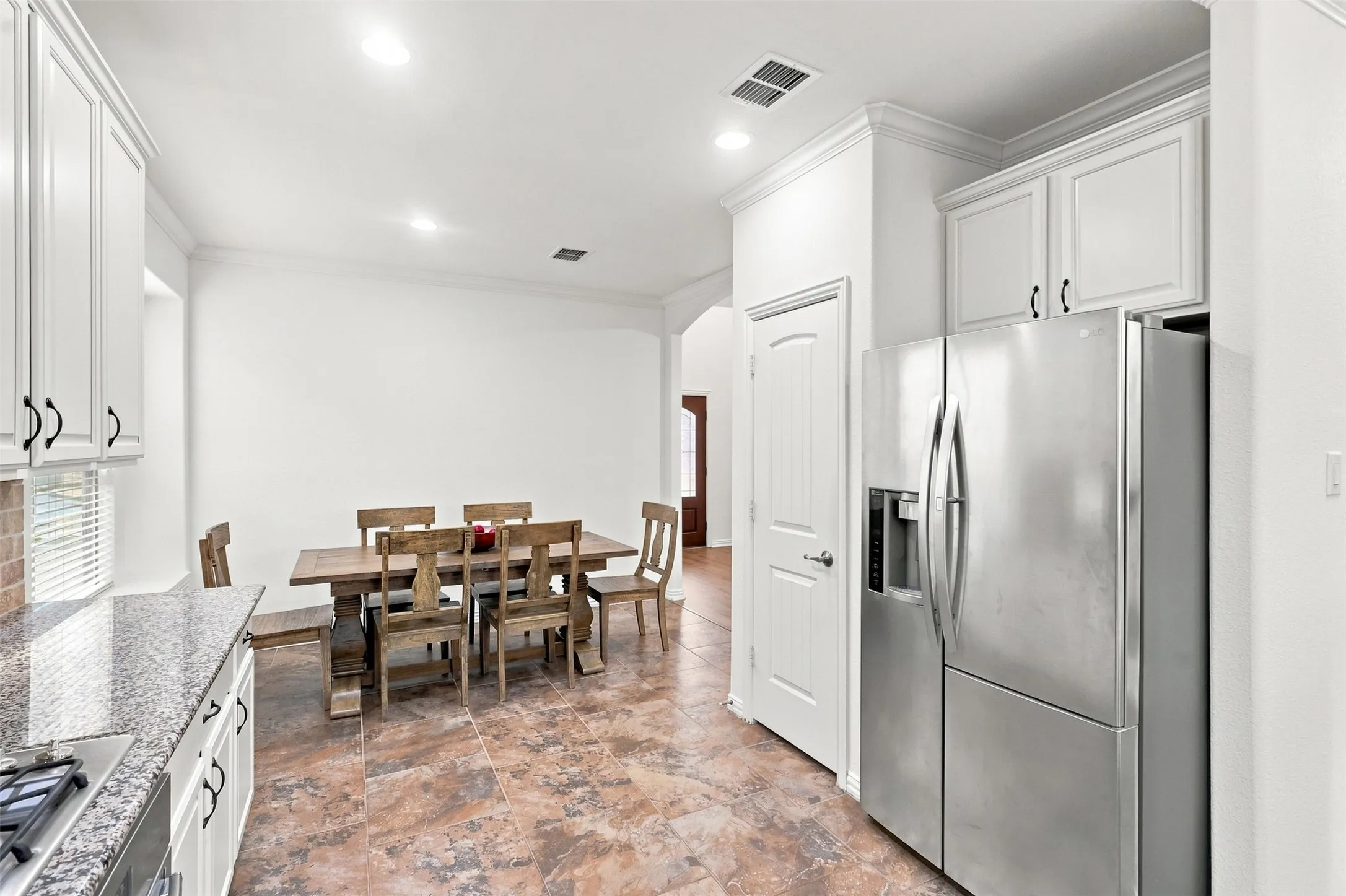 Single Family Residence For Sale in Collin County , 12417 Sharpsburg Drive, Mc Kinney, Texas 75071, 4 Bedroom, 3 Bathroom, 2 Garage spaces, 2,451 Sqft, built in 2014, mls#21341557, Real Estate Agent in Mc Kinney, Homes For Sale in Collin county, Homes For Sale in Mc Kinney, Realtor in Mc Kinney Texas, Real Estate Brokerage Independent Realty Texas, Luminita Cordes Realtor