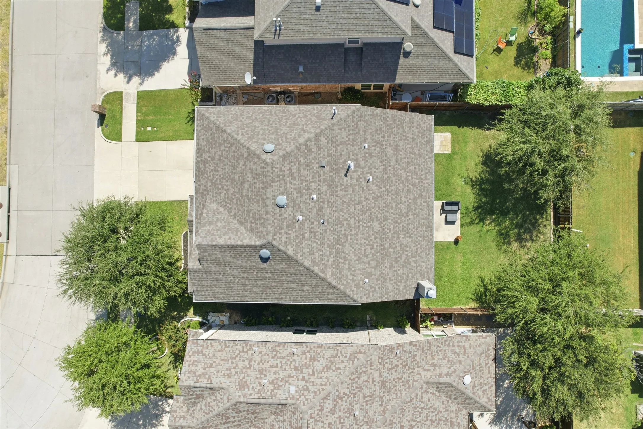 Single Family Residence For Sale in Collin County , 12417 Sharpsburg Drive, Mc Kinney, Texas 75071, 4 Bedroom, 3 Bathroom, 2 Garage spaces, 2,451 Sqft, built in 2014, mls#21341557, Real Estate Agent in Mc Kinney, Homes For Sale in Collin county, Homes For Sale in Mc Kinney, Realtor in Mc Kinney Texas, Real Estate Brokerage Independent Realty Texas, Luminita Cordes Realtor