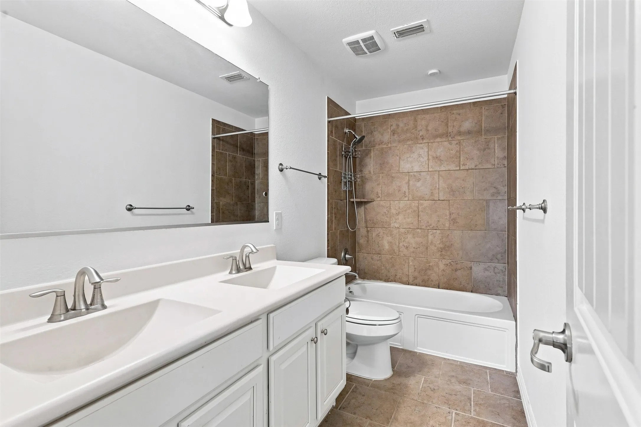 Single Family Residence For Sale in Collin County , 12417 Sharpsburg Drive, Mc Kinney, Texas 75071, 4 Bedroom, 3 Bathroom, 2 Garage spaces, 2,451 Sqft, built in 2014, mls#21341557, Real Estate Agent in Mc Kinney, Homes For Sale in Collin county, Homes For Sale in Mc Kinney, Realtor in Mc Kinney Texas, Real Estate Brokerage Independent Realty Texas, Luminita Cordes Realtor
