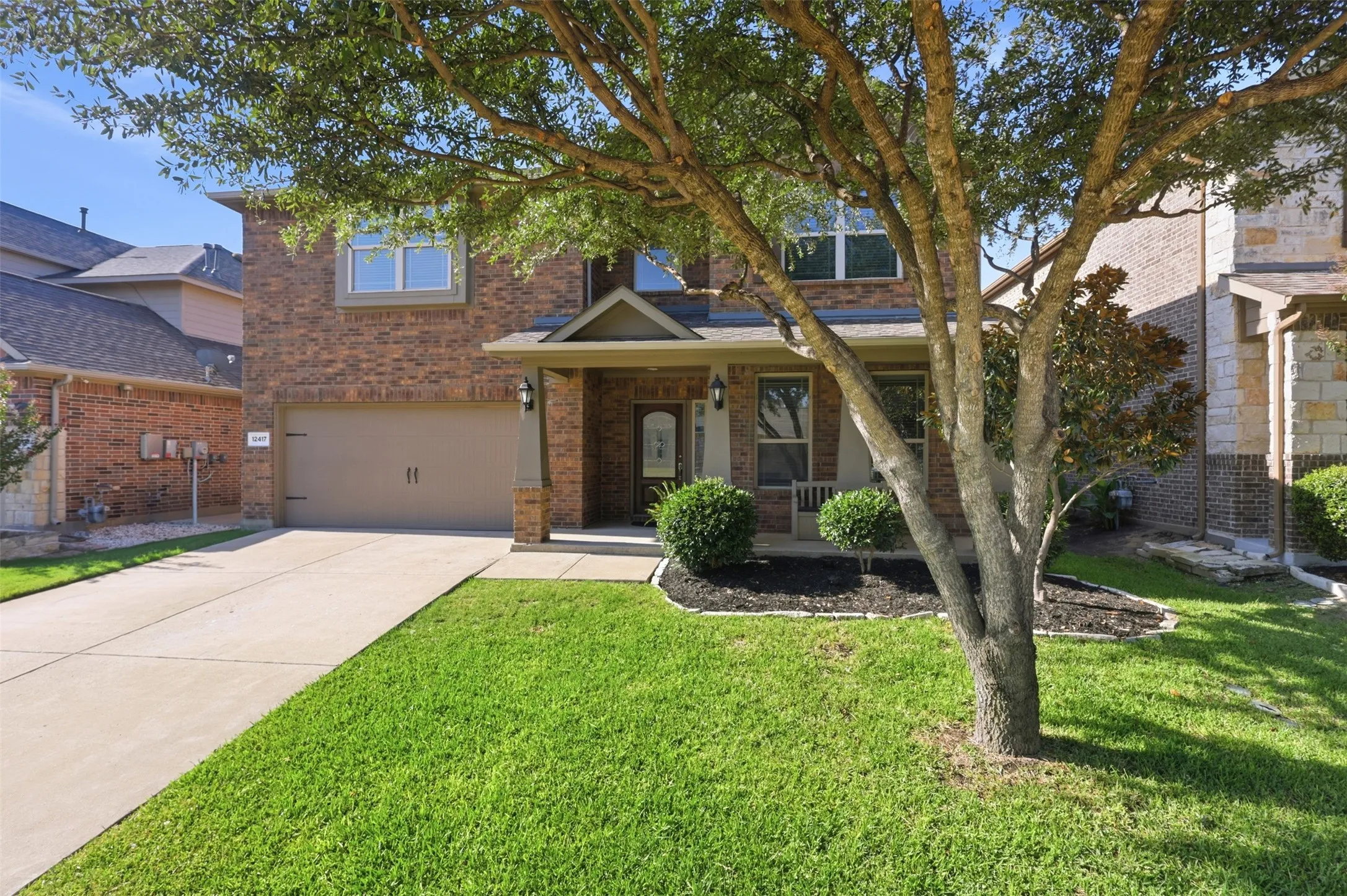 Single Family Residence For Sale in Collin County , 12417 Sharpsburg Drive, Mc Kinney, Texas 75071, 4 Bedroom, 3 Bathroom, 2 Garage spaces, 2,451 Sqft, built in 2014, mls#21341557, Real Estate Agent in Mc Kinney, Homes For Sale in Collin county, Homes For Sale in Mc Kinney, Realtor in Mc Kinney Texas, Real Estate Brokerage Independent Realty Texas, Luminita Cordes Realtor