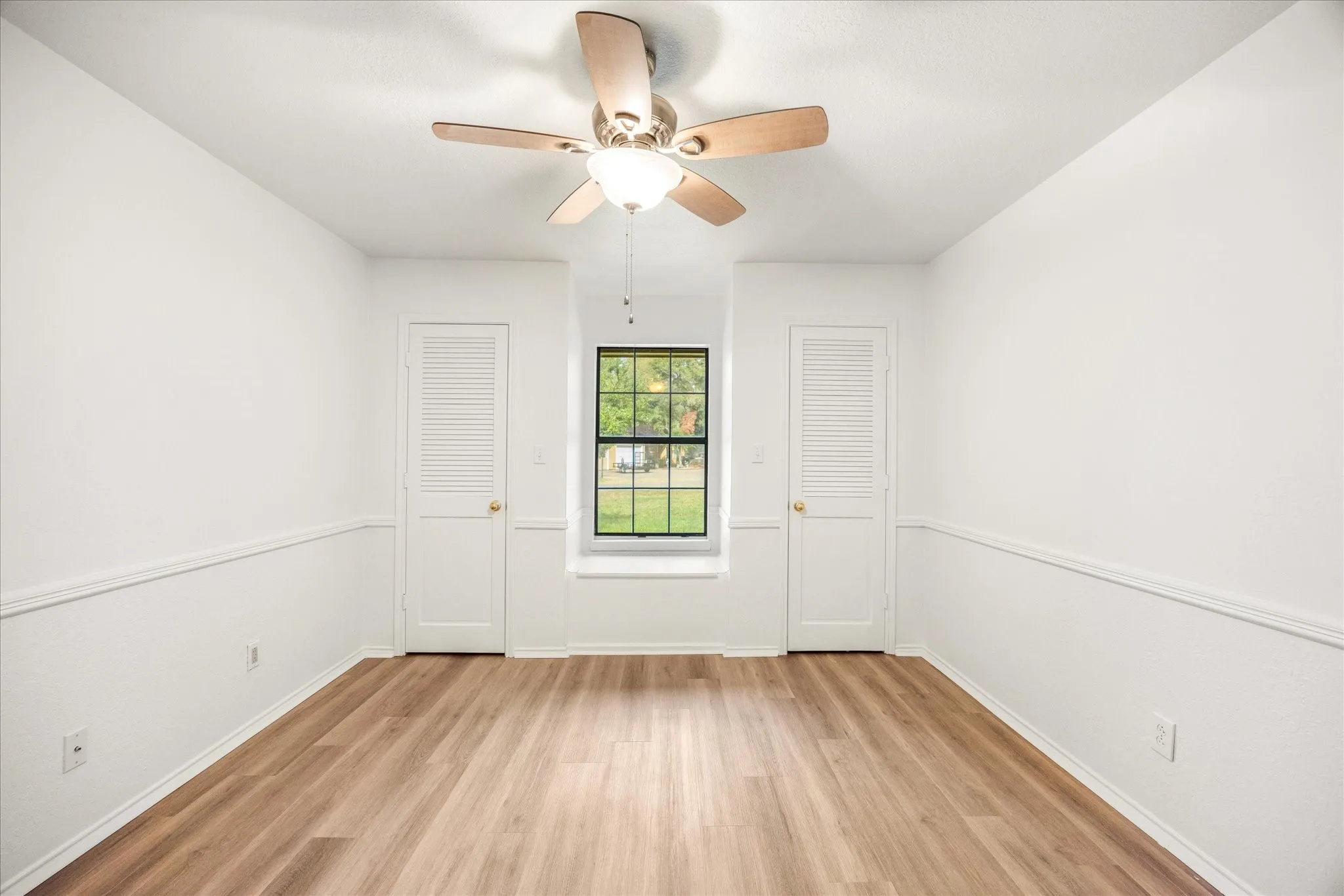 Single Family Residence For Rent in Hood County , 417 Sky Harbour Court, Granbury, Texas 76049, 3 Bedroom, 2 Bathroom, 2 Garage spaces, 1,888 Sqft, built in 1986, mls#21343259, Real Estate Agent in Granbury, Homes For Rent in Hood county, Homes For Rent in Granbury, Realtor in Granbury Texas, Real Estate Brokerage Independent Realty Texas, Luminita Cordes Realtor