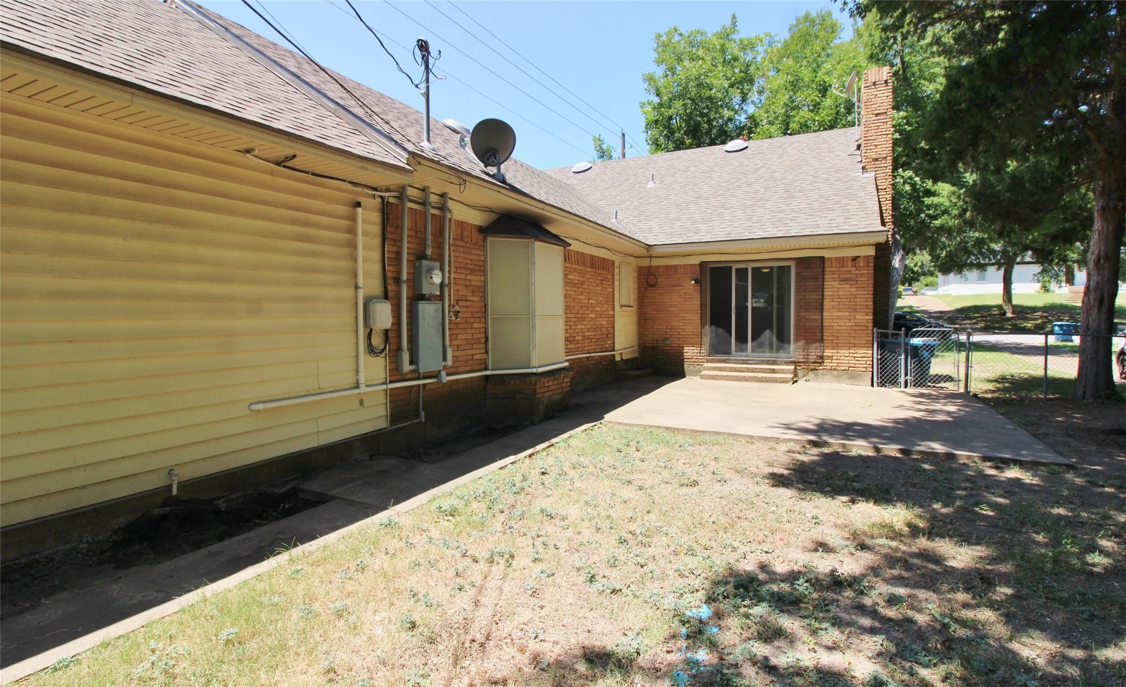 Single Family Residence For Rent in Dallas County , 900 Valley Ridge Drive, De Soto, Texas 75115, 4 Bedroom, 3 Bathroom, 2 Garage spaces, 2,190 Sqft, built in 1963, mls#21344770, Real Estate Agent in De Soto, Homes For Rent in Dallas county, Homes For Rent in De Soto, Realtor in De Soto Texas, Real Estate Brokerage Independent Realty Texas, Luminita Cordes Realtor