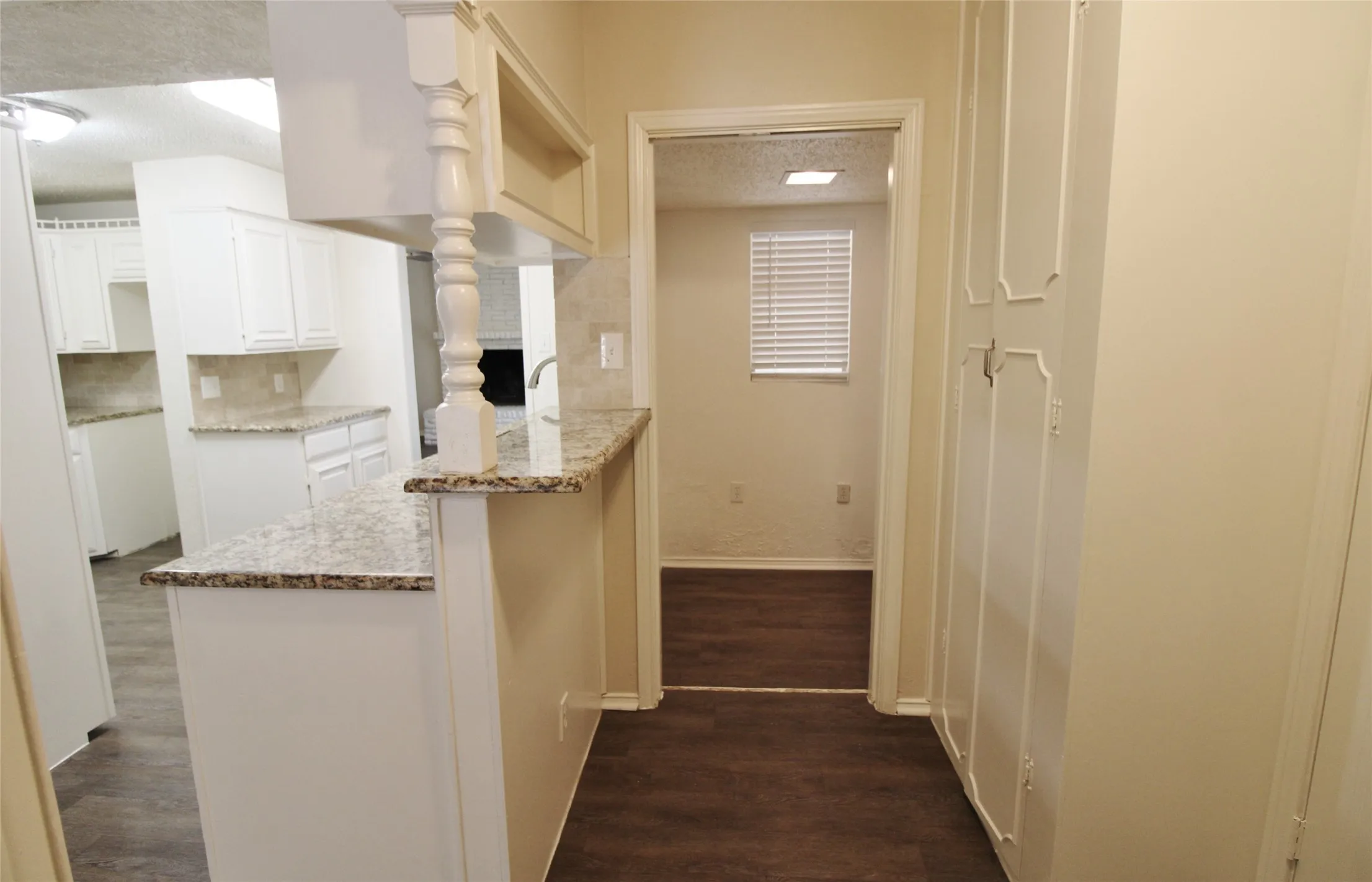 Single Family Residence For Rent in Dallas County , 900 Valley Ridge Drive, De Soto, Texas 75115, 4 Bedroom, 3 Bathroom, 2 Garage spaces, 2,190 Sqft, built in 1963, mls#21344770, Real Estate Agent in De Soto, Homes For Rent in Dallas county, Homes For Rent in De Soto, Realtor in De Soto Texas, Real Estate Brokerage Independent Realty Texas, Luminita Cordes Realtor