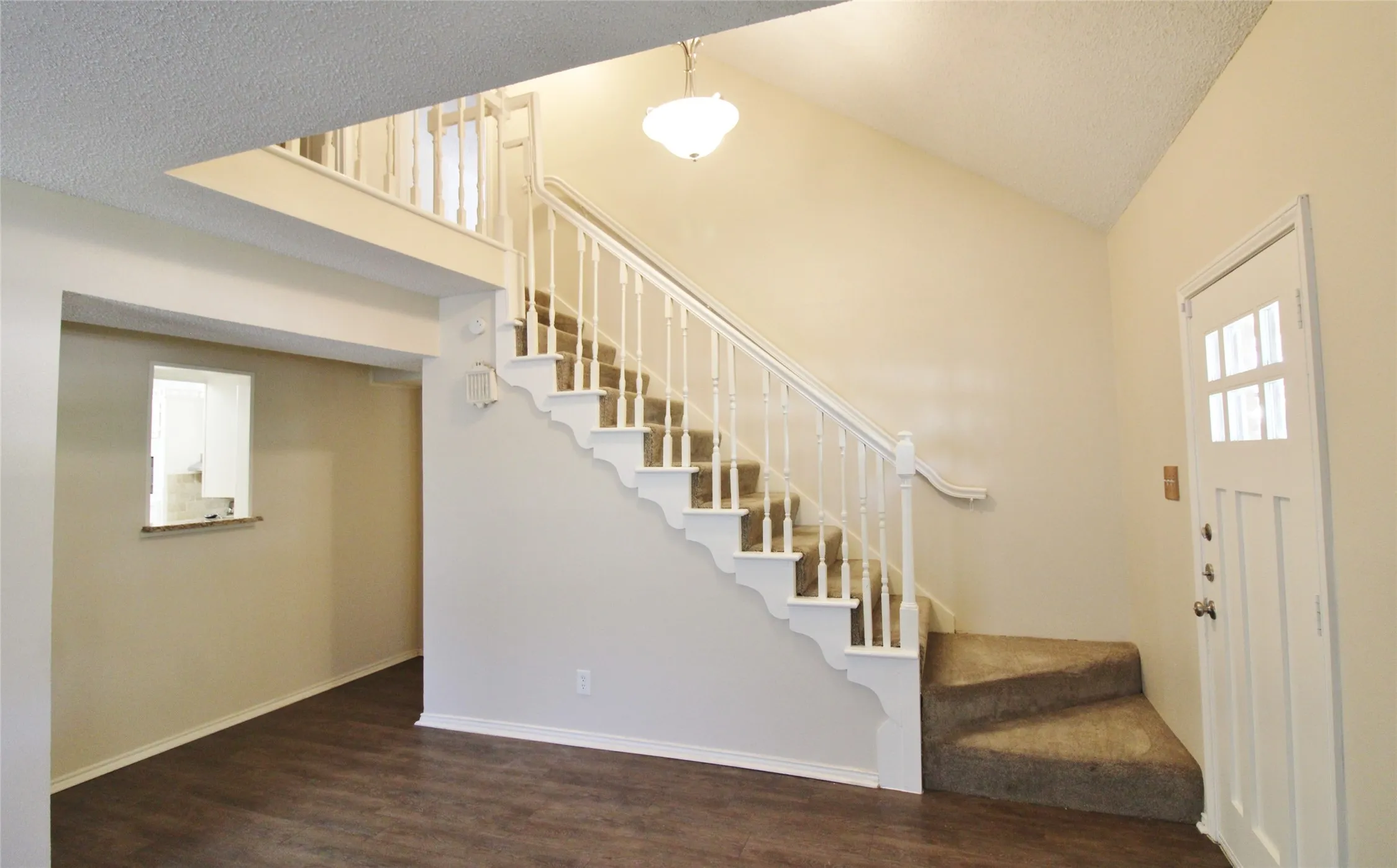 Single Family Residence For Rent in Dallas County , 900 Valley Ridge Drive, De Soto, Texas 75115, 4 Bedroom, 3 Bathroom, 2 Garage spaces, 2,190 Sqft, built in 1963, mls#21344770, Real Estate Agent in De Soto, Homes For Rent in Dallas county, Homes For Rent in De Soto, Realtor in De Soto Texas, Real Estate Brokerage Independent Realty Texas, Luminita Cordes Realtor