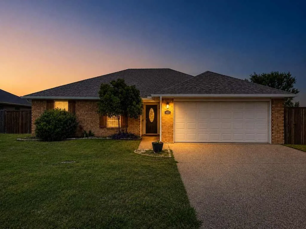 Single Family Residence For Sale in Mc Lennan County , 4401 Lacey Circle, Waco, Texas 76708, 4 Bedroom, 2 Bathroom, 2 Garage spaces, 2,072 Sqft, built in 2006, mls#21343446, Real Estate Agent in Waco, Homes For Sale in Mc Lennan county, Homes For Sale in Waco, Realtor in Waco Texas, Real Estate Brokerage Independent Realty Texas, Luminita Cordes Realtor
