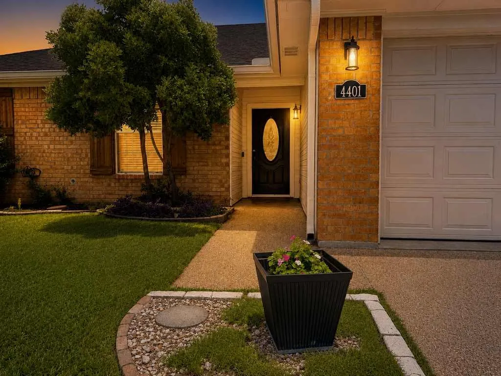 Single Family Residence For Sale in Mc Lennan County , 4401 Lacey Circle, Waco, Texas 76708, 4 Bedroom, 2 Bathroom, 2 Garage spaces, 2,072 Sqft, built in 2006, mls#21343446, Real Estate Agent in Waco, Homes For Sale in Mc Lennan county, Homes For Sale in Waco, Realtor in Waco Texas, Real Estate Brokerage Independent Realty Texas, Luminita Cordes Realtor