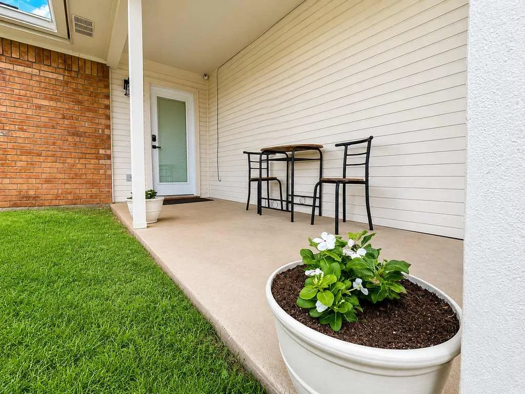 Single Family Residence For Sale in Mc Lennan County , 4401 Lacey Circle, Waco, Texas 76708, 4 Bedroom, 2 Bathroom, 2 Garage spaces, 2,072 Sqft, built in 2006, mls#21343446, Real Estate Agent in Waco, Homes For Sale in Mc Lennan county, Homes For Sale in Waco, Realtor in Waco Texas, Real Estate Brokerage Independent Realty Texas, Luminita Cordes Realtor