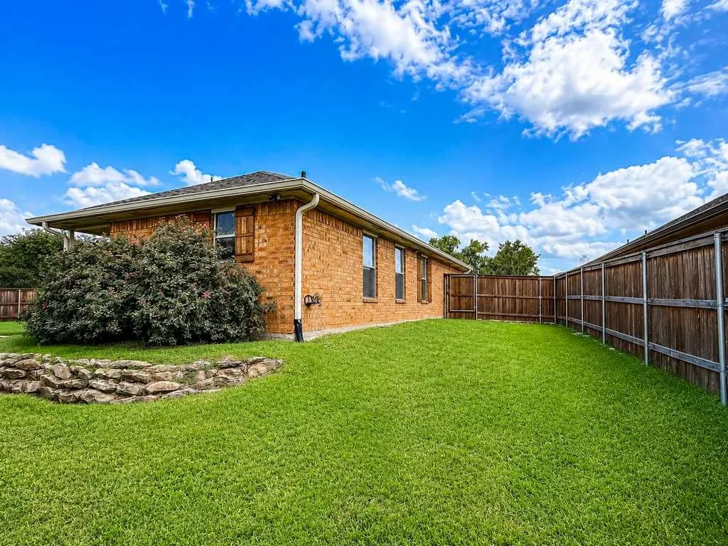 Single Family Residence For Sale in Mc Lennan County , 4401 Lacey Circle, Waco, Texas 76708, 4 Bedroom, 2 Bathroom, 2 Garage spaces, 2,072 Sqft, built in 2006, mls#21343446, Real Estate Agent in Waco, Homes For Sale in Mc Lennan county, Homes For Sale in Waco, Realtor in Waco Texas, Real Estate Brokerage Independent Realty Texas, Luminita Cordes Realtor