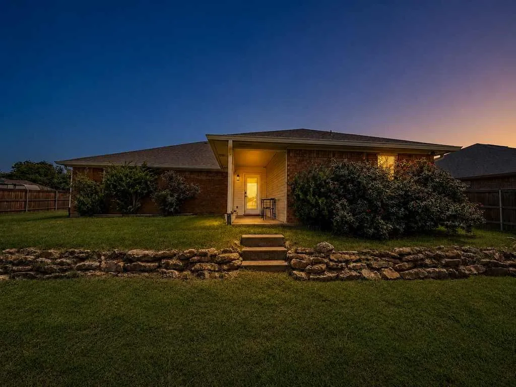 Single Family Residence For Sale in Mc Lennan County , 4401 Lacey Circle, Waco, Texas 76708, 4 Bedroom, 2 Bathroom, 2 Garage spaces, 2,072 Sqft, built in 2006, mls#21343446, Real Estate Agent in Waco, Homes For Sale in Mc Lennan county, Homes For Sale in Waco, Realtor in Waco Texas, Real Estate Brokerage Independent Realty Texas, Luminita Cordes Realtor