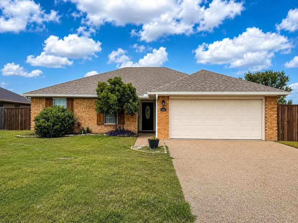 Single Family Residence For Sale in Mc Lennan County , 4401 Lacey Circle, Waco, Texas 76708, 4 Bedroom, 2 Bathroom, 2 Garage spaces, 2,072 Sqft, built in 2006, mls#21343446, Real Estate Agent in Waco, Homes For Sale in Mc Lennan county, Homes For Sale in Waco, Realtor in Waco Texas, Real Estate Brokerage Independent Realty Texas, Luminita Cordes Realtor