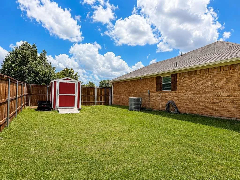 Single Family Residence For Sale in Mc Lennan County , 4401 Lacey Circle, Waco, Texas 76708, 4 Bedroom, 2 Bathroom, 2 Garage spaces, 2,072 Sqft, built in 2006, mls#21343446, Real Estate Agent in Waco, Homes For Sale in Mc Lennan county, Homes For Sale in Waco, Realtor in Waco Texas, Real Estate Brokerage Independent Realty Texas, Luminita Cordes Realtor