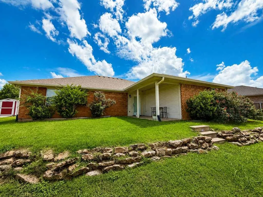 Single Family Residence For Sale in Mc Lennan County , 4401 Lacey Circle, Waco, Texas 76708, 4 Bedroom, 2 Bathroom, 2 Garage spaces, 2,072 Sqft, built in 2006, mls#21343446, Real Estate Agent in Waco, Homes For Sale in Mc Lennan county, Homes For Sale in Waco, Realtor in Waco Texas, Real Estate Brokerage Independent Realty Texas, Luminita Cordes Realtor