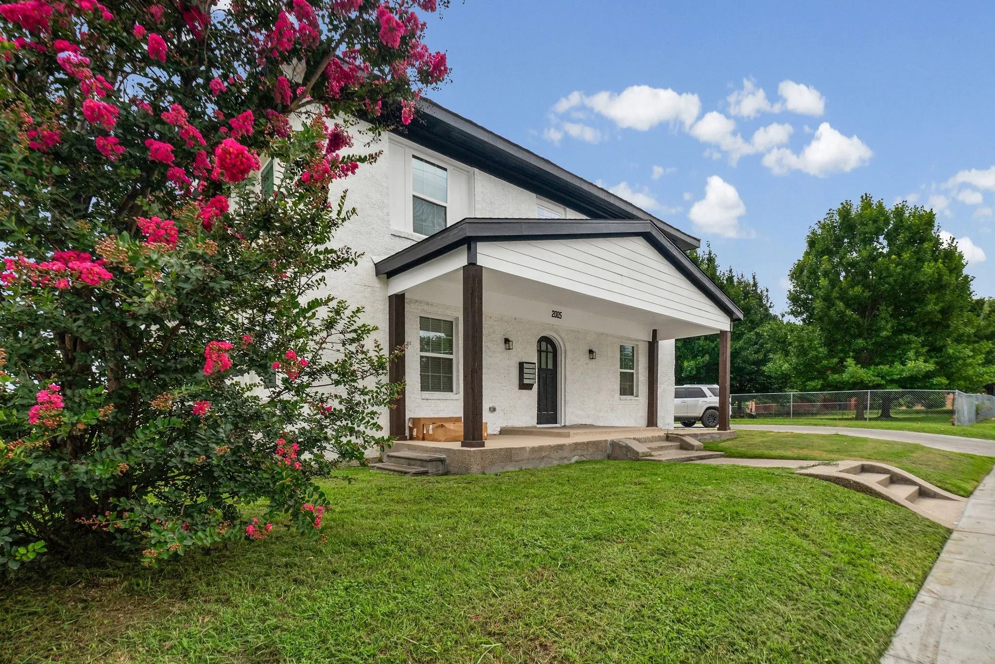 Apartment For Rent in Hunt County , 2005 Wesley Street 3, Greenville, Texas 75401, 2 Bedroom, 1 Bathroom, Garage spaces, 1,056 Sqft, built in 1950, mls#21344775, Real Estate Agent in Greenville, Homes For Rent in Hunt county, Homes For Rent in Greenville, Realtor in Greenville Texas, Real Estate Brokerage Independent Realty Texas, Luminita Cordes Realtor