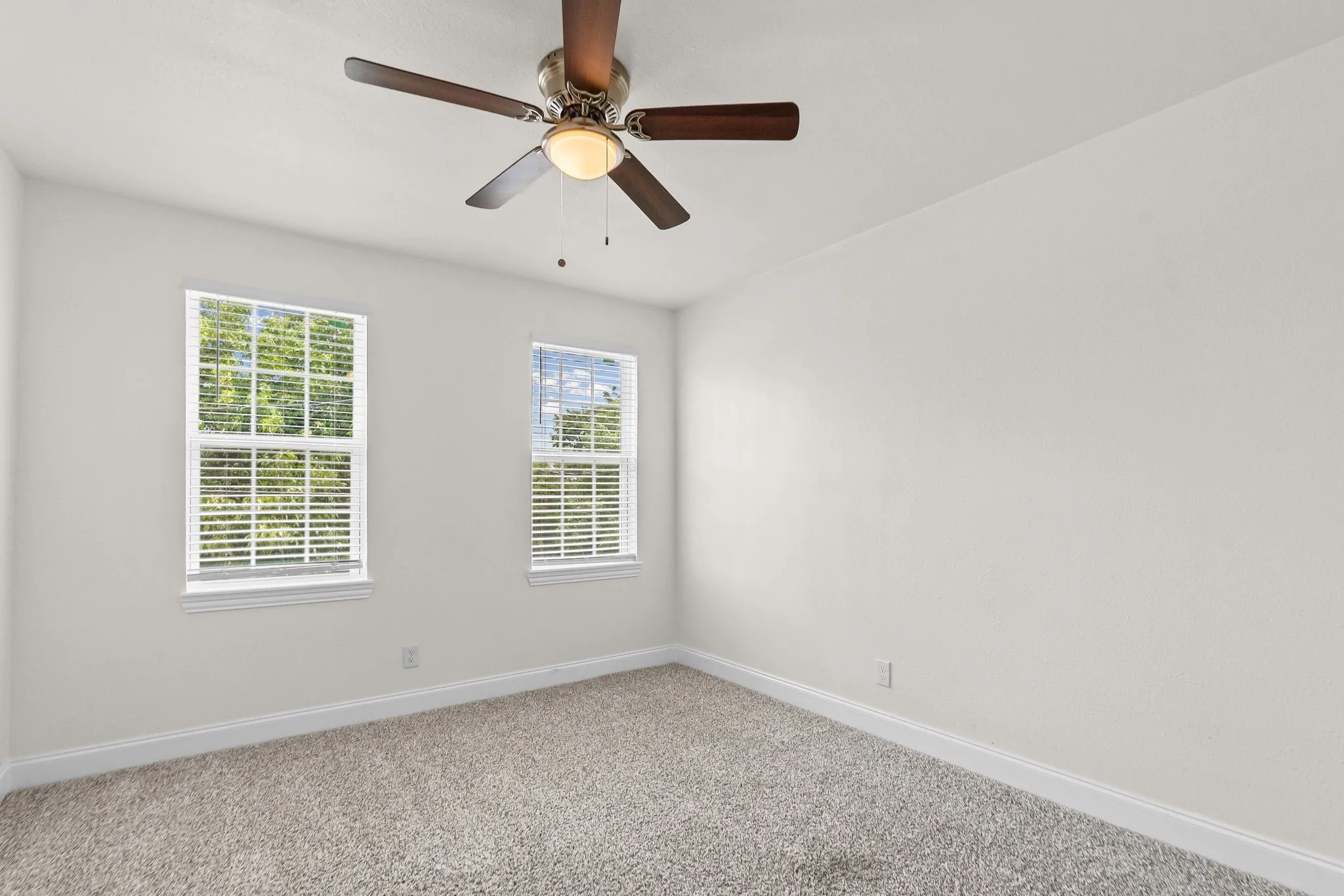 Apartment For Rent in Hunt County , 2005 Wesley Street 3, Greenville, Texas 75401, 2 Bedroom, 1 Bathroom, Garage spaces, 1,056 Sqft, built in 1950, mls#21344775, Real Estate Agent in Greenville, Homes For Rent in Hunt county, Homes For Rent in Greenville, Realtor in Greenville Texas, Real Estate Brokerage Independent Realty Texas, Luminita Cordes Realtor