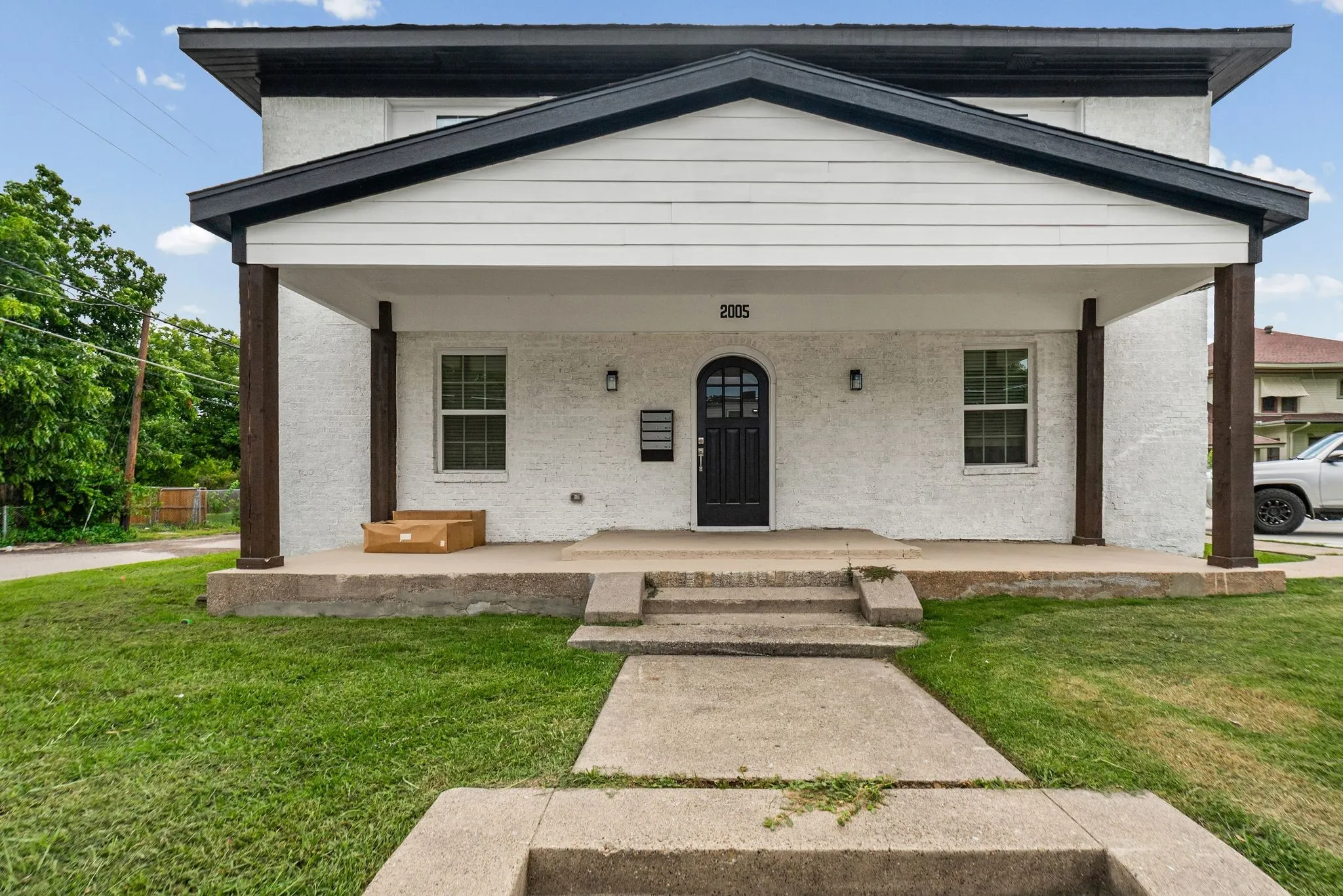 Apartment For Rent in Hunt County , 2005 Wesley Street 3, Greenville, Texas 75401, 2 Bedroom, 1 Bathroom, Garage spaces, 1,056 Sqft, built in 1950, mls#21344775, Real Estate Agent in Greenville, Homes For Rent in Hunt county, Homes For Rent in Greenville, Realtor in Greenville Texas, Real Estate Brokerage Independent Realty Texas, Luminita Cordes Realtor