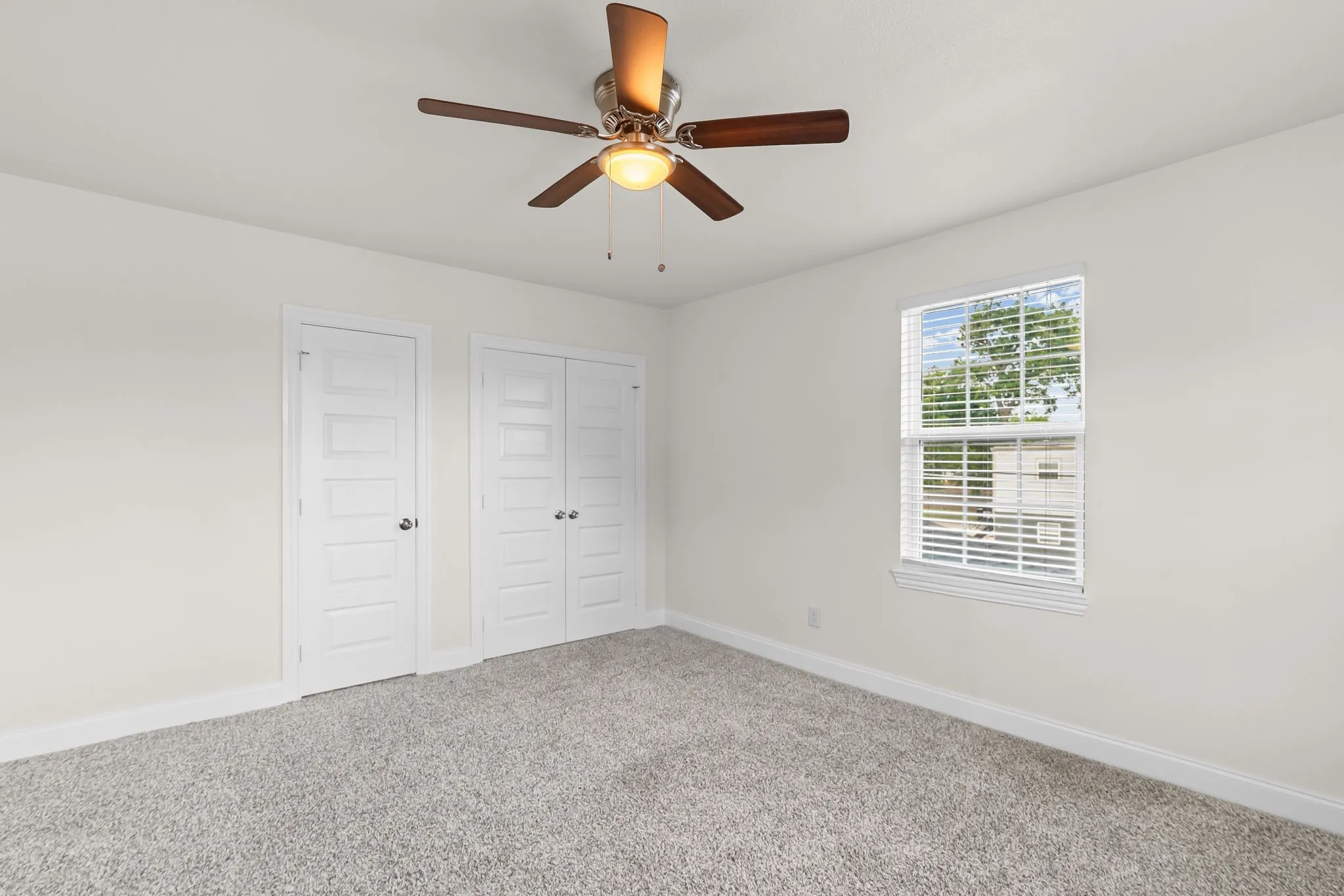 Apartment For Rent in Hunt County , 2005 Wesley Street 3, Greenville, Texas 75401, 2 Bedroom, 1 Bathroom, Garage spaces, 1,056 Sqft, built in 1950, mls#21344775, Real Estate Agent in Greenville, Homes For Rent in Hunt county, Homes For Rent in Greenville, Realtor in Greenville Texas, Real Estate Brokerage Independent Realty Texas, Luminita Cordes Realtor