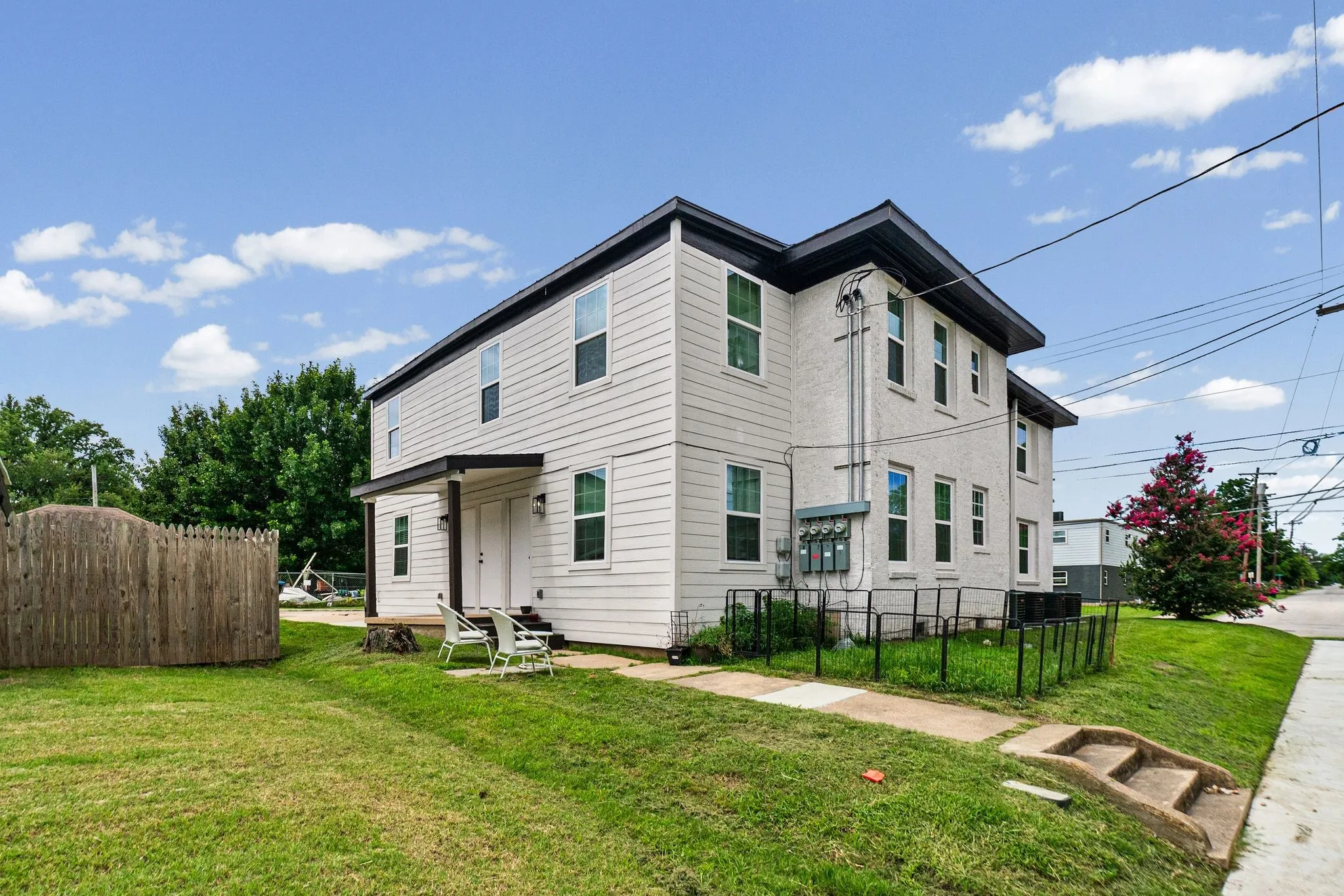 Apartment For Rent in Hunt County , 2005 Wesley Street 3, Greenville, Texas 75401, 2 Bedroom, 1 Bathroom, Garage spaces, 1,056 Sqft, built in 1950, mls#21344775, Real Estate Agent in Greenville, Homes For Rent in Hunt county, Homes For Rent in Greenville, Realtor in Greenville Texas, Real Estate Brokerage Independent Realty Texas, Luminita Cordes Realtor