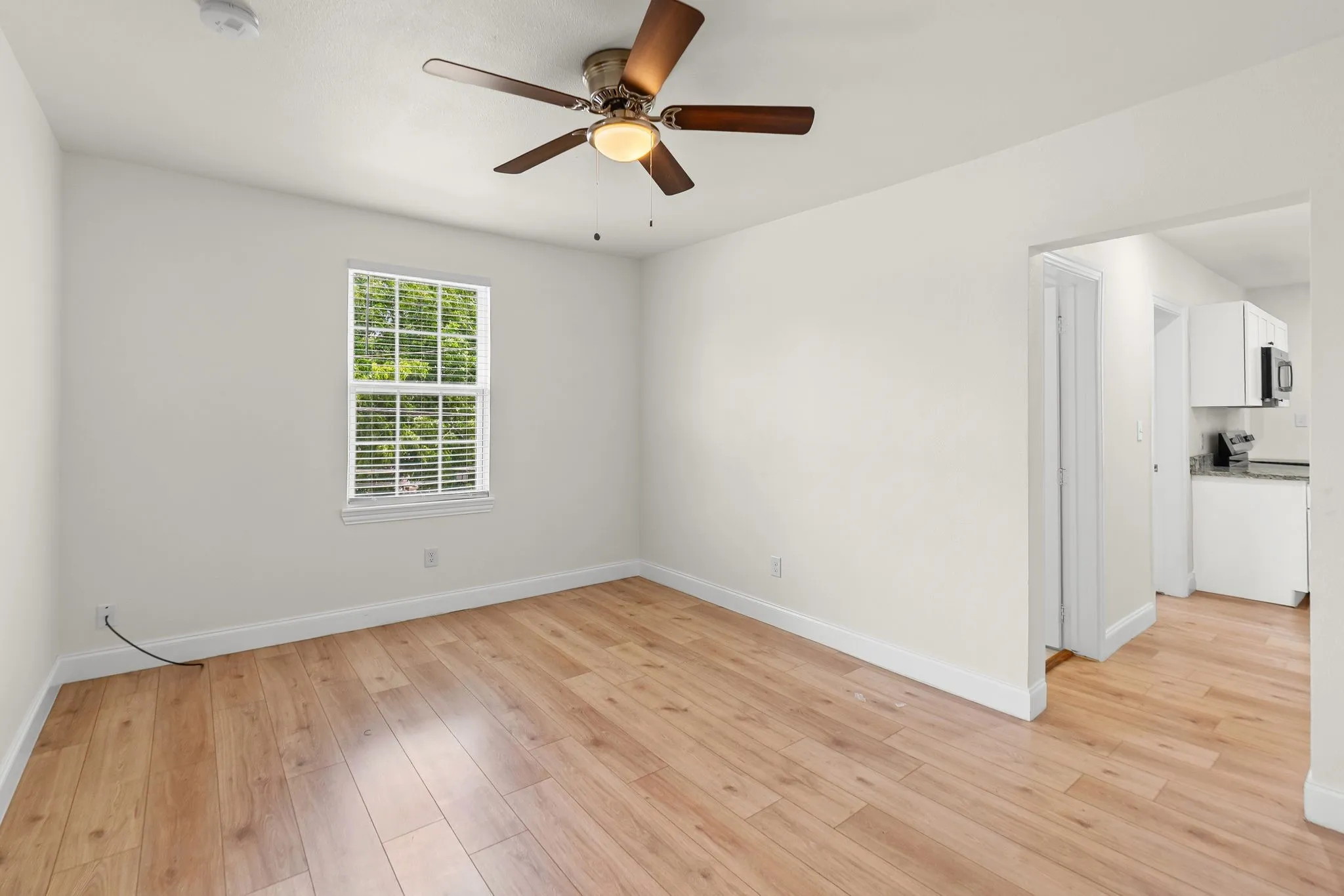 Apartment For Rent in Hunt County , 2005 Wesley Street 3, Greenville, Texas 75401, 2 Bedroom, 1 Bathroom, Garage spaces, 1,056 Sqft, built in 1950, mls#21344775, Real Estate Agent in Greenville, Homes For Rent in Hunt county, Homes For Rent in Greenville, Realtor in Greenville Texas, Real Estate Brokerage Independent Realty Texas, Luminita Cordes Realtor
