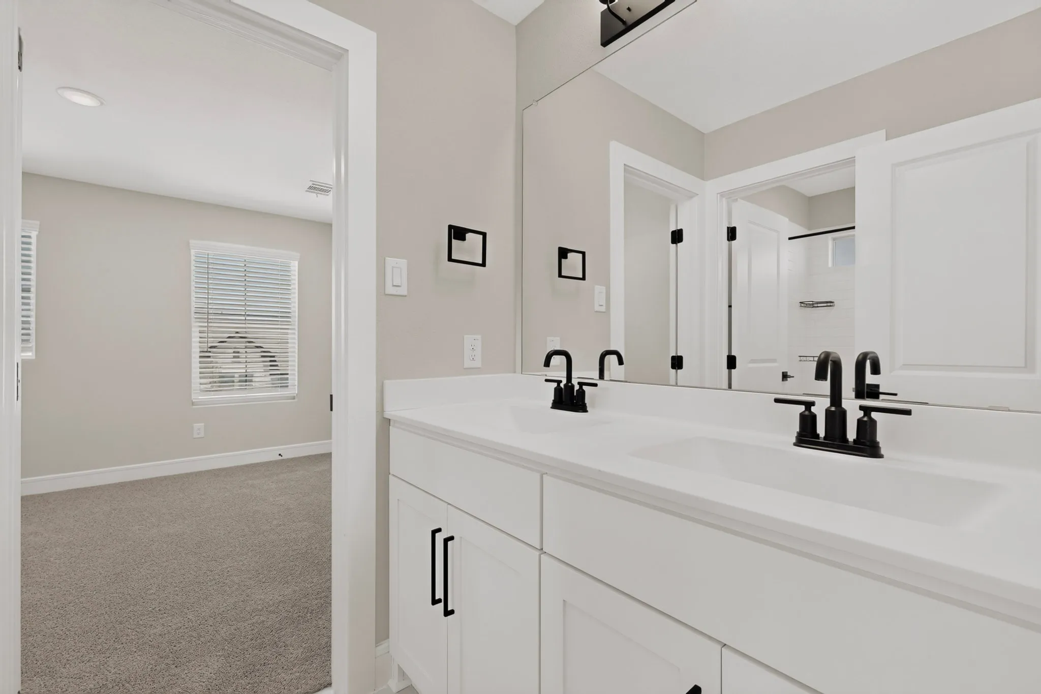 Single Family Residence For Sale in Collin County , 274 Wishing Pond Road, Lavon, Texas 75166, 5 Bedroom, 5 Bathroom, 4 Garage spaces, 3,716 Sqft, built in 2024, mls#21344354, Real Estate Agent in Lavon, Homes For Sale in Collin county, Homes For Sale in Lavon, Realtor in Lavon Texas, Real Estate Brokerage Independent Realty Texas, Luminita Cordes Realtor