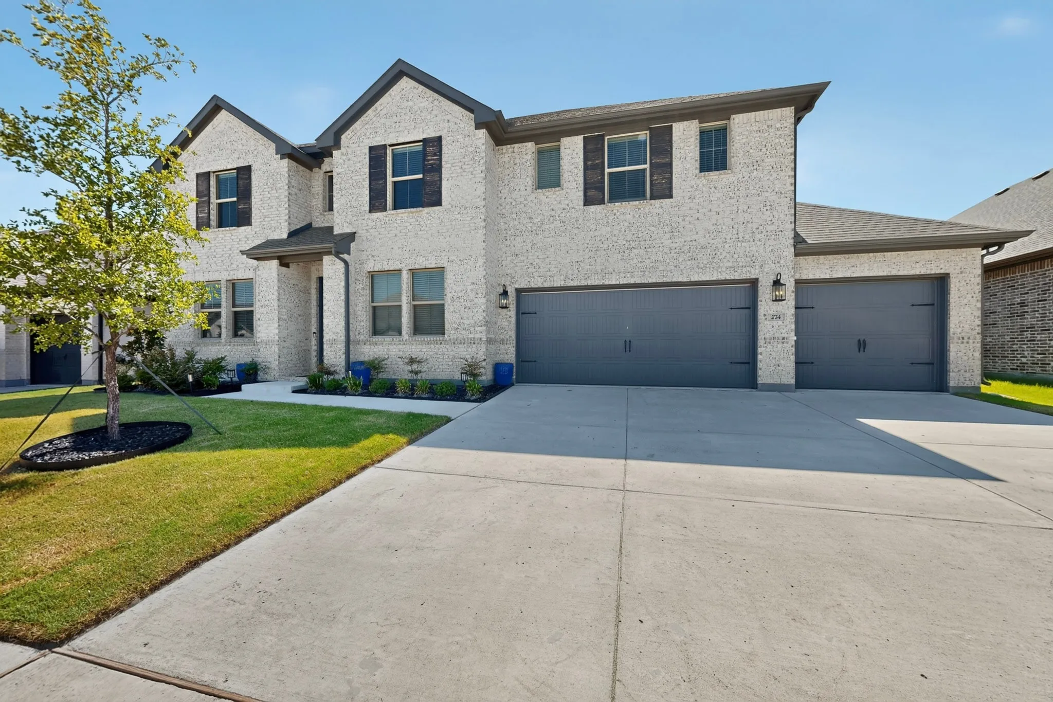 Single Family Residence For Sale in Collin County , 274 Wishing Pond Road, Lavon, Texas 75166, 5 Bedroom, 5 Bathroom, 4 Garage spaces, 3,716 Sqft, built in 2024, mls#21344354, Real Estate Agent in Lavon, Homes For Sale in Collin county, Homes For Sale in Lavon, Realtor in Lavon Texas, Real Estate Brokerage Independent Realty Texas, Luminita Cordes Realtor