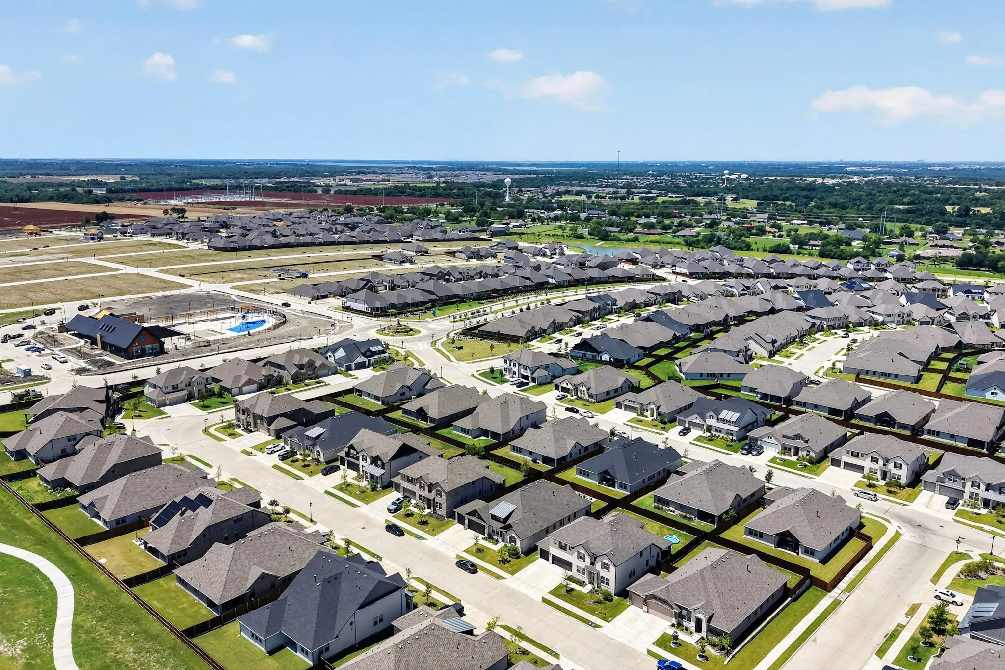 Single Family Residence For Sale in Collin County , 274 Wishing Pond Road, Lavon, Texas 75166, 5 Bedroom, 5 Bathroom, 4 Garage spaces, 3,716 Sqft, built in 2024, mls#21344354, Real Estate Agent in Lavon, Homes For Sale in Collin county, Homes For Sale in Lavon, Realtor in Lavon Texas, Real Estate Brokerage Independent Realty Texas, Luminita Cordes Realtor