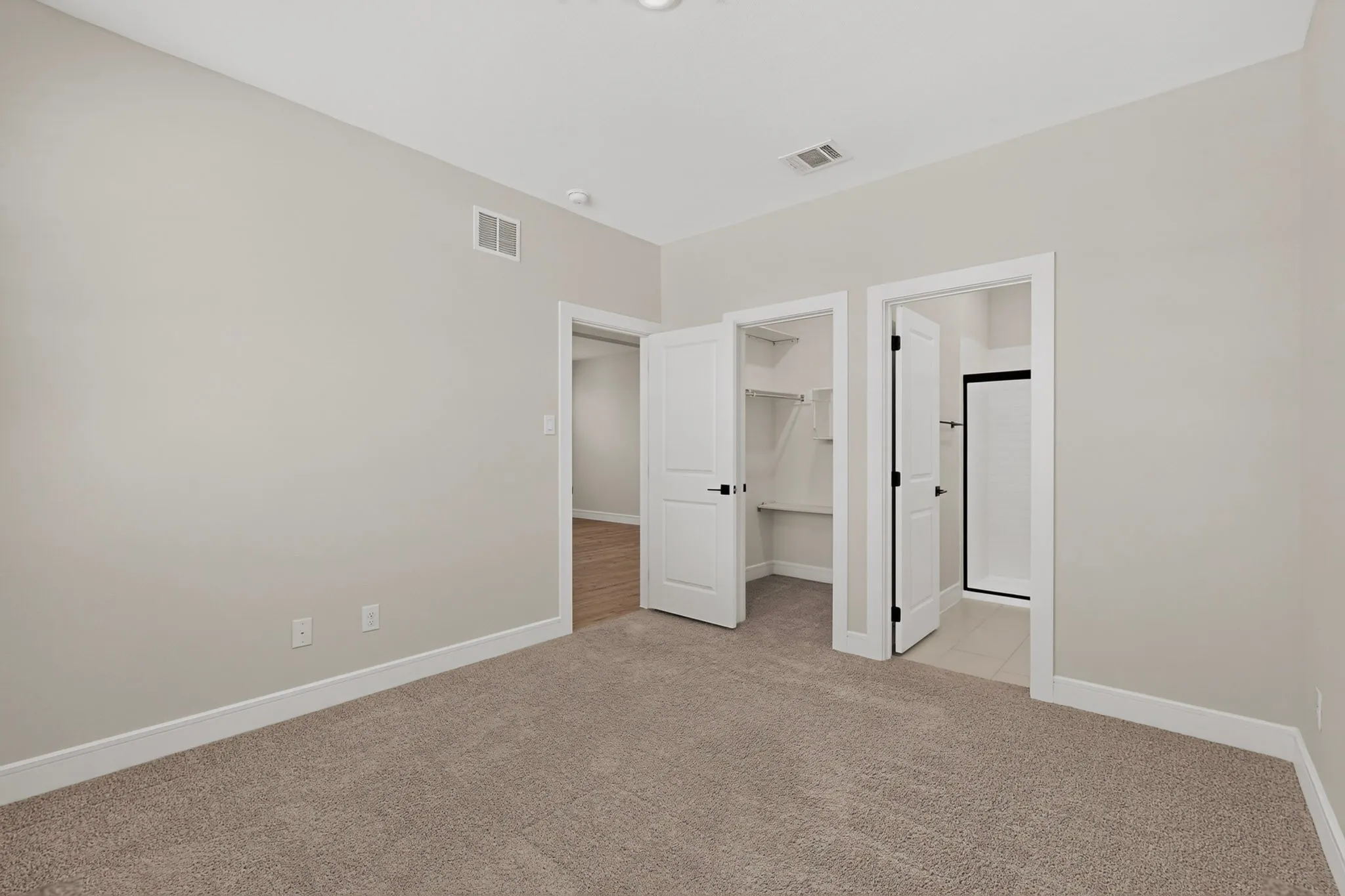 Single Family Residence For Sale in Collin County , 274 Wishing Pond Road, Lavon, Texas 75166, 5 Bedroom, 5 Bathroom, 4 Garage spaces, 3,716 Sqft, built in 2024, mls#21344354, Real Estate Agent in Lavon, Homes For Sale in Collin county, Homes For Sale in Lavon, Realtor in Lavon Texas, Real Estate Brokerage Independent Realty Texas, Luminita Cordes Realtor