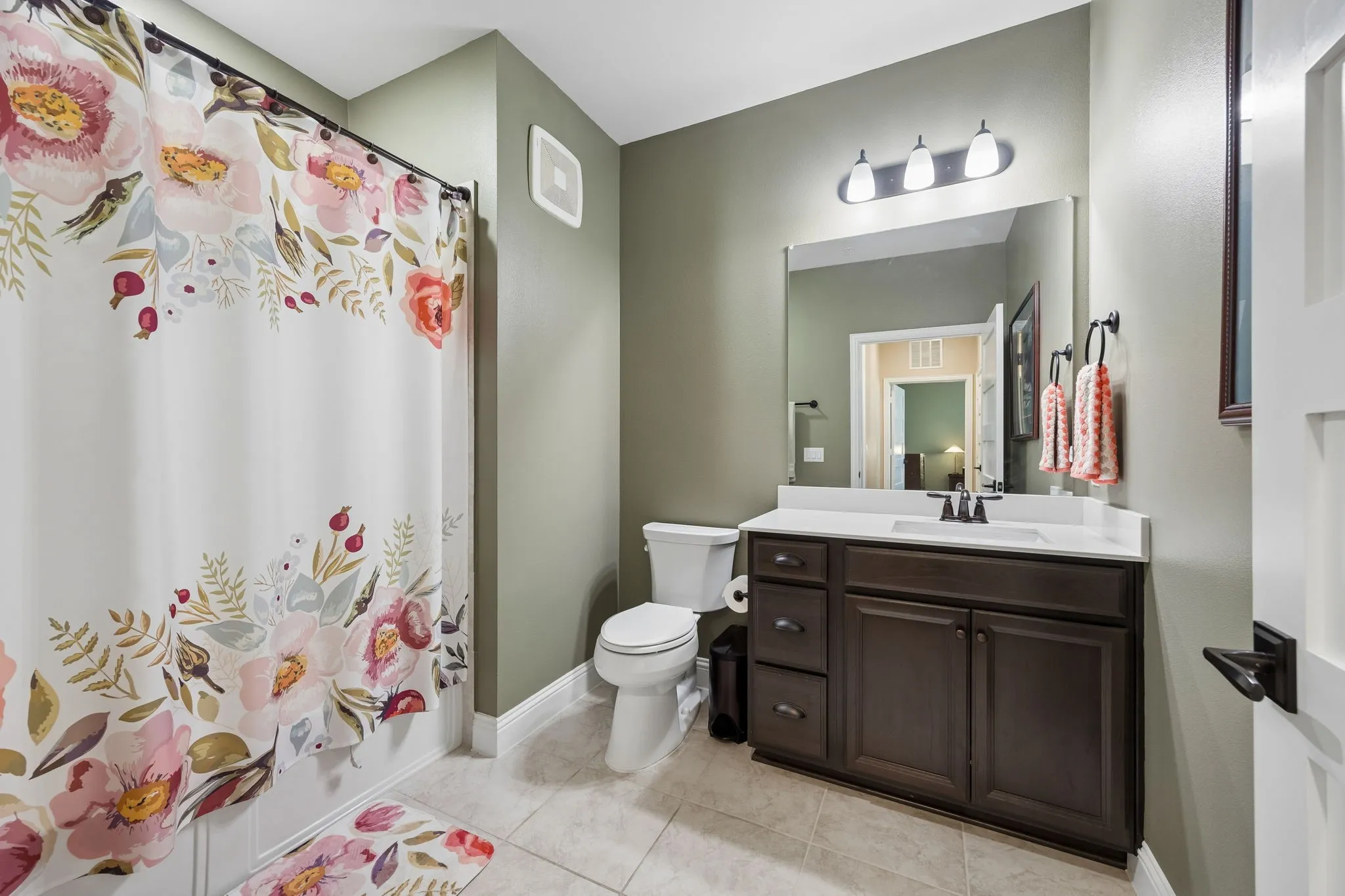 secondary bathroom
