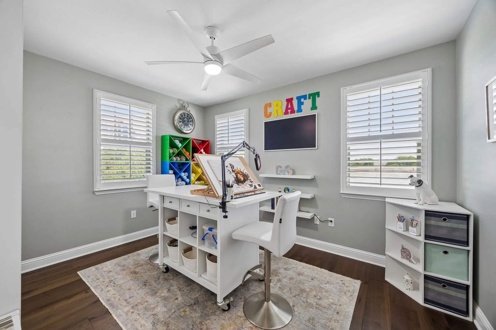 Craft or a secondary bedroom