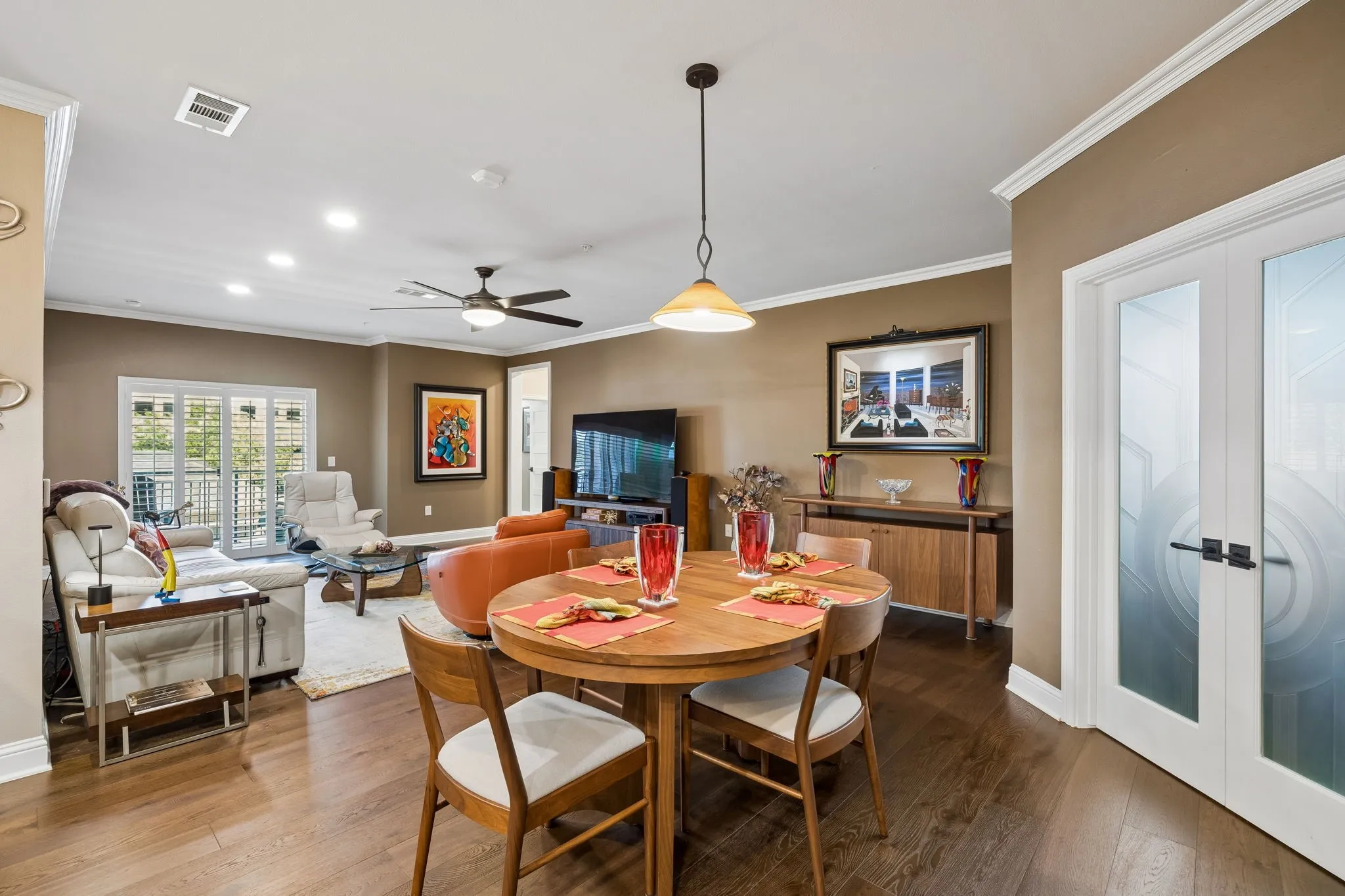 open floorpan with dining room