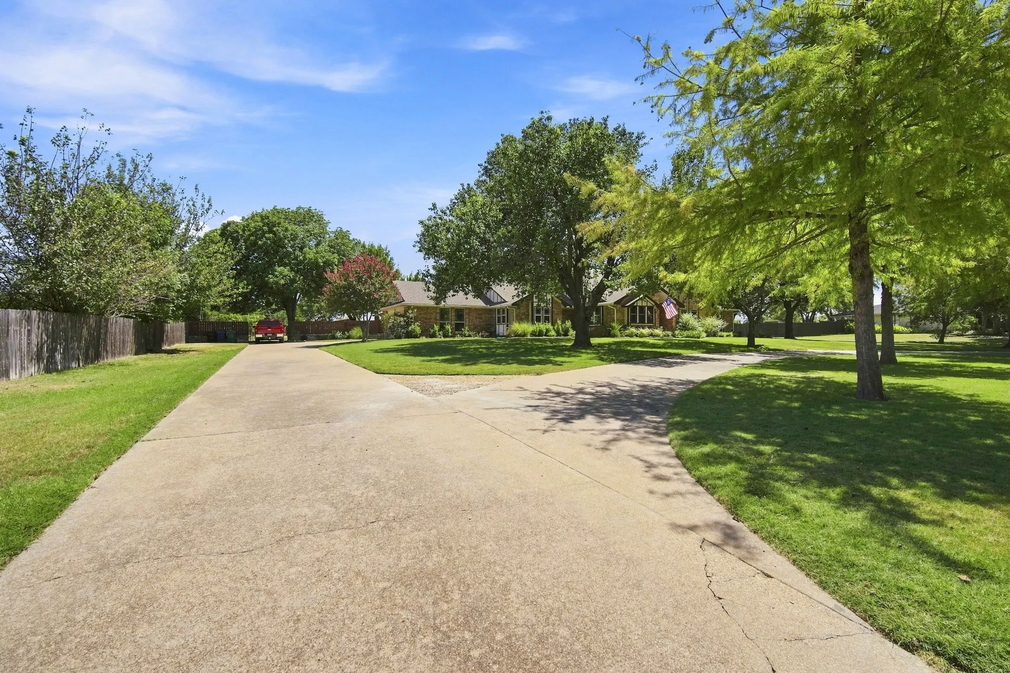 Single Family Residence For Sale in Ellis County , 210 Rock Springs Court, Waxahachie, Texas 75165, 4 Bedroom, 3 Bathroom, 2 Garage spaces, 2,917 Sqft, built in 1983, mls#21344663, Real Estate Agent in Waxahachie, Homes For Sale in Ellis county, Homes For Sale in Waxahachie, Realtor in Waxahachie Texas, Real Estate Brokerage Independent Realty Texas, Luminita Cordes Realtor