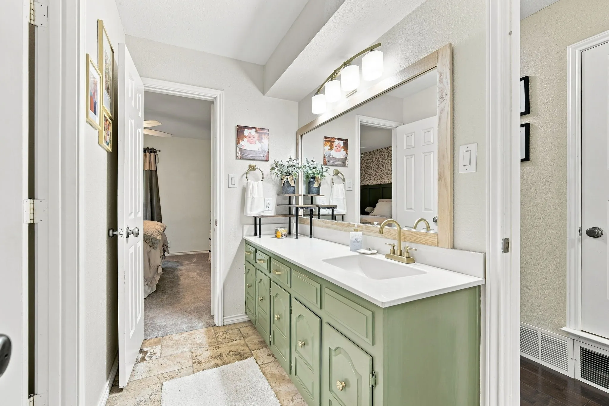 Single Family Residence For Sale in Ellis County , 210 Rock Springs Court, Waxahachie, Texas 75165, 4 Bedroom, 3 Bathroom, 2 Garage spaces, 2,917 Sqft, built in 1983, mls#21344663, Real Estate Agent in Waxahachie, Homes For Sale in Ellis county, Homes For Sale in Waxahachie, Realtor in Waxahachie Texas, Real Estate Brokerage Independent Realty Texas, Luminita Cordes Realtor