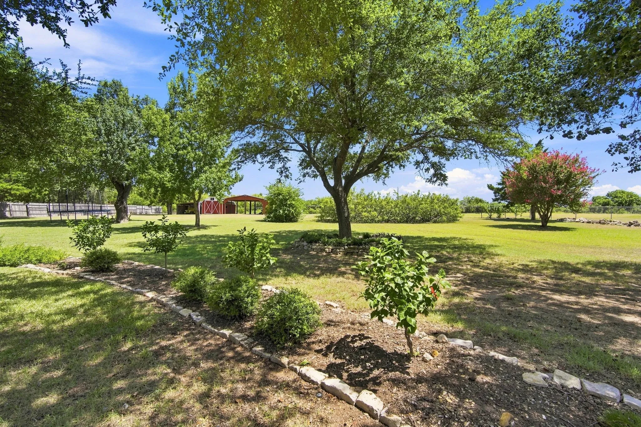 Single Family Residence For Sale in Ellis County , 210 Rock Springs Court, Waxahachie, Texas 75165, 4 Bedroom, 3 Bathroom, 2 Garage spaces, 2,917 Sqft, built in 1983, mls#21344663, Real Estate Agent in Waxahachie, Homes For Sale in Ellis county, Homes For Sale in Waxahachie, Realtor in Waxahachie Texas, Real Estate Brokerage Independent Realty Texas, Luminita Cordes Realtor