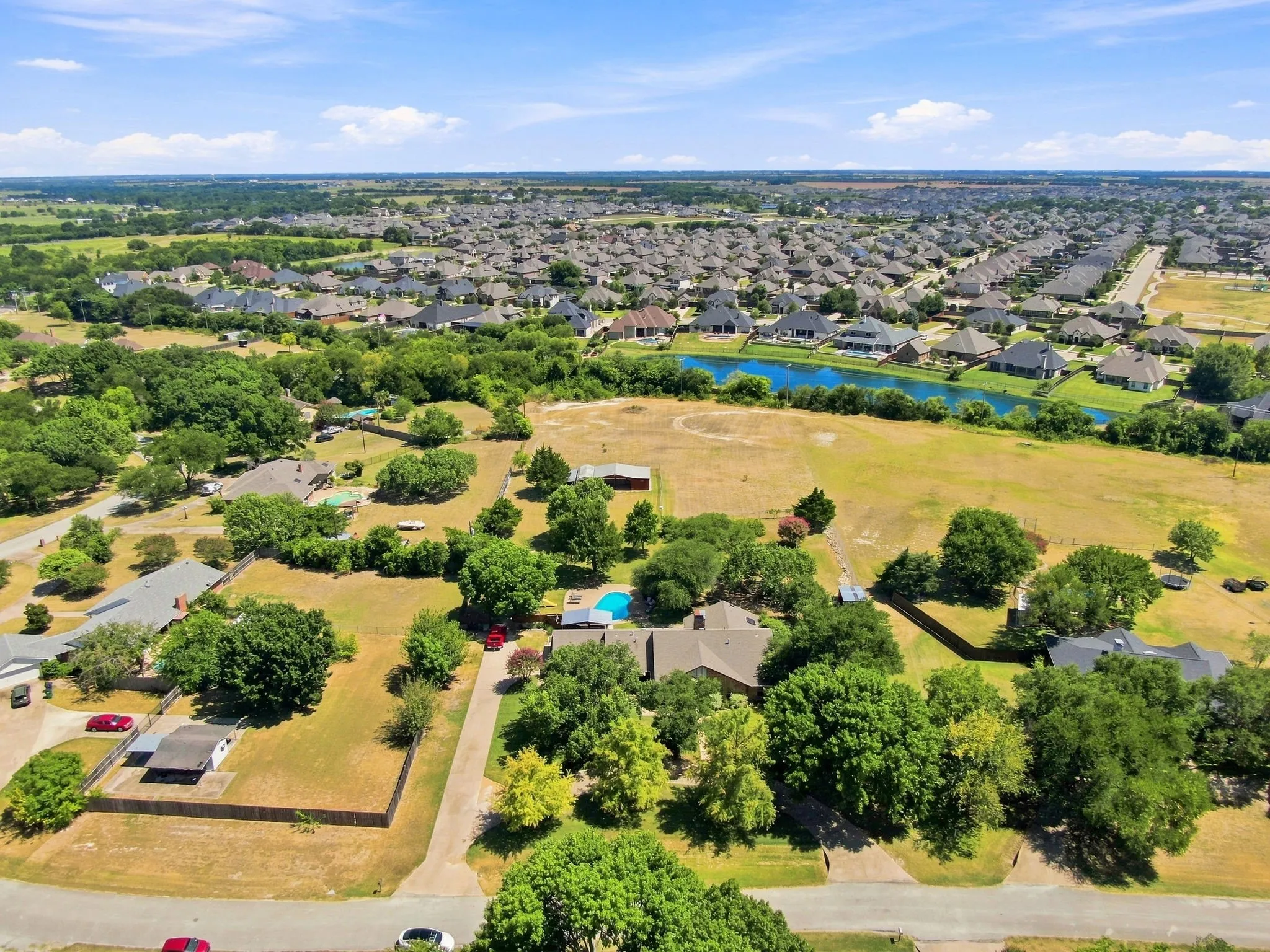 Single Family Residence For Sale in Ellis County , 210 Rock Springs Court, Waxahachie, Texas 75165, 4 Bedroom, 3 Bathroom, 2 Garage spaces, 2,917 Sqft, built in 1983, mls#21344663, Real Estate Agent in Waxahachie, Homes For Sale in Ellis county, Homes For Sale in Waxahachie, Realtor in Waxahachie Texas, Real Estate Brokerage Independent Realty Texas, Luminita Cordes Realtor