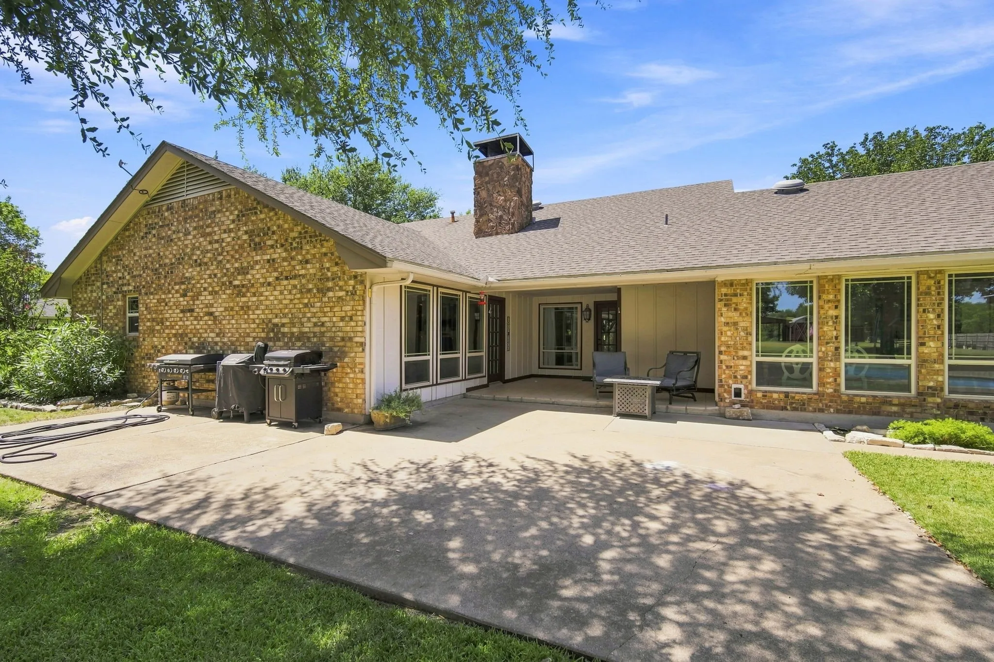 Single Family Residence For Sale in Ellis County , 210 Rock Springs Court, Waxahachie, Texas 75165, 4 Bedroom, 3 Bathroom, 2 Garage spaces, 2,917 Sqft, built in 1983, mls#21344663, Real Estate Agent in Waxahachie, Homes For Sale in Ellis county, Homes For Sale in Waxahachie, Realtor in Waxahachie Texas, Real Estate Brokerage Independent Realty Texas, Luminita Cordes Realtor