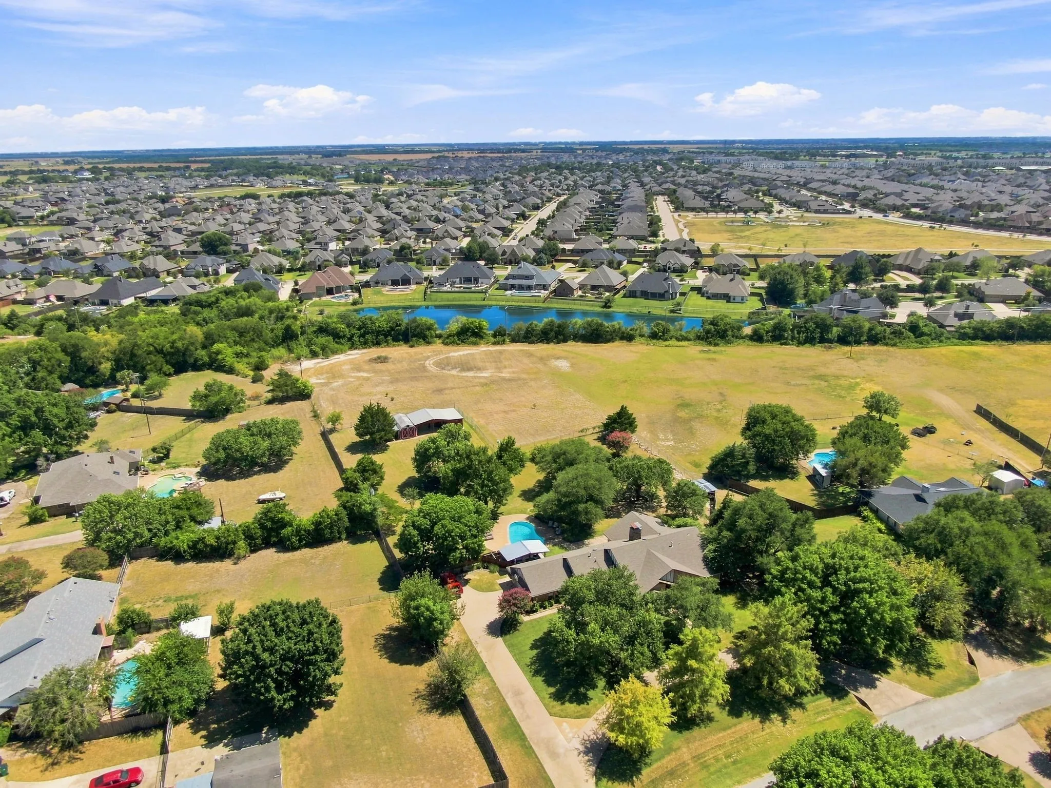 Single Family Residence For Sale in Ellis County , 210 Rock Springs Court, Waxahachie, Texas 75165, 4 Bedroom, 3 Bathroom, 2 Garage spaces, 2,917 Sqft, built in 1983, mls#21344663, Real Estate Agent in Waxahachie, Homes For Sale in Ellis county, Homes For Sale in Waxahachie, Realtor in Waxahachie Texas, Real Estate Brokerage Independent Realty Texas, Luminita Cordes Realtor