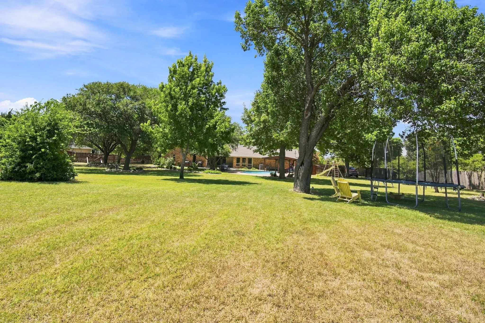 Single Family Residence For Sale in Ellis County , 210 Rock Springs Court, Waxahachie, Texas 75165, 4 Bedroom, 3 Bathroom, 2 Garage spaces, 2,917 Sqft, built in 1983, mls#21344663, Real Estate Agent in Waxahachie, Homes For Sale in Ellis county, Homes For Sale in Waxahachie, Realtor in Waxahachie Texas, Real Estate Brokerage Independent Realty Texas, Luminita Cordes Realtor